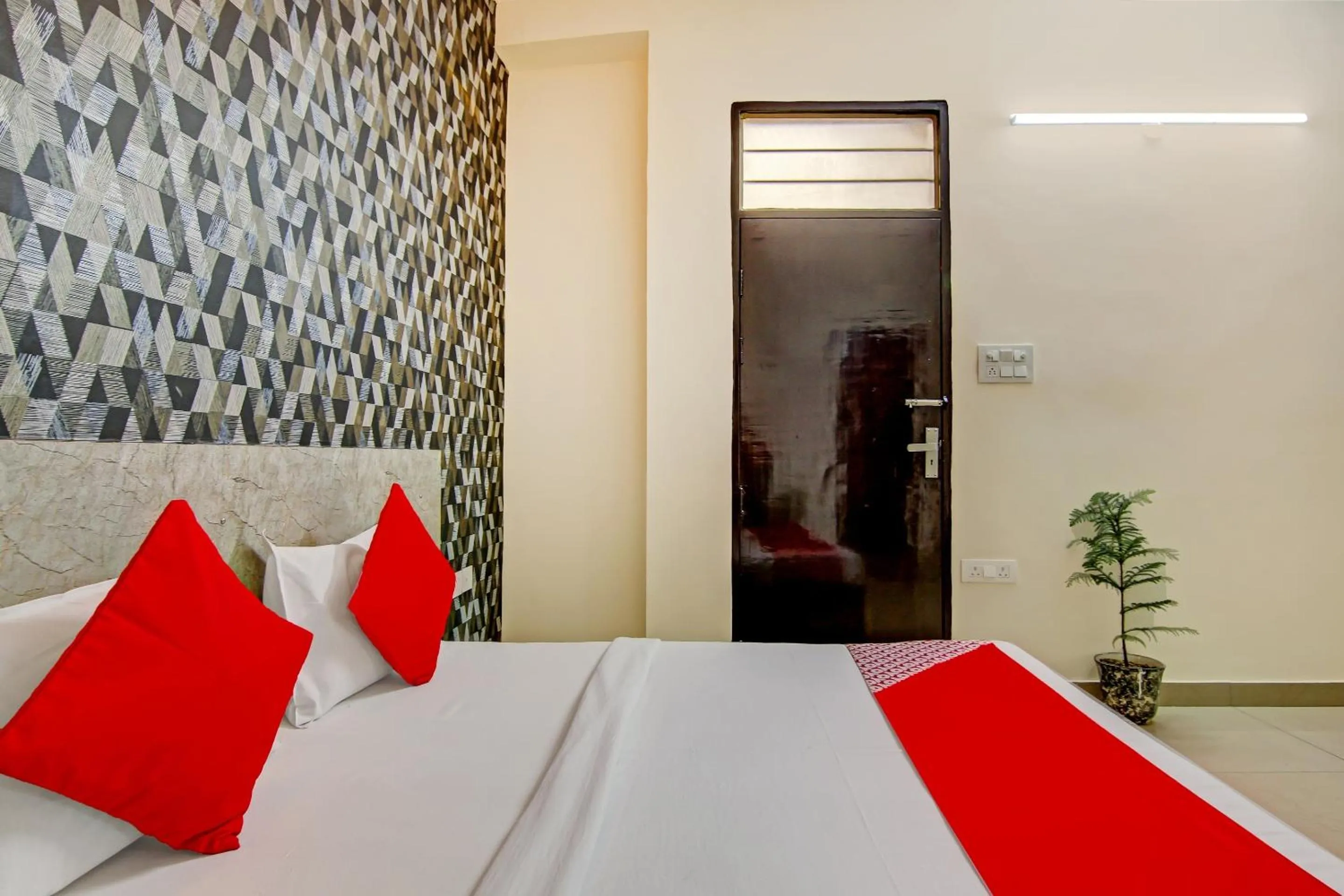 Bedroom, Bed in Hotel O SKY INN