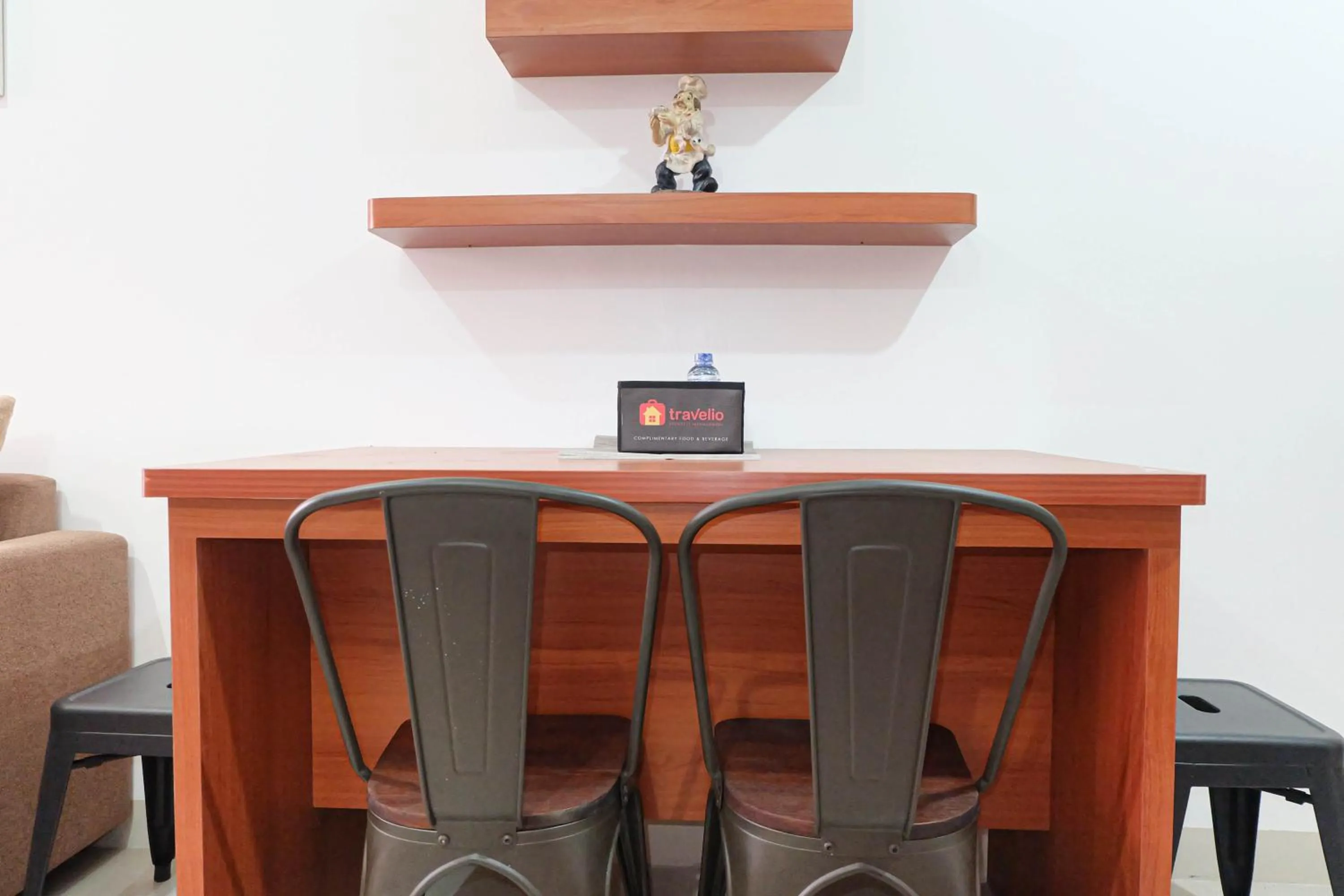 Dining area in Fabulous 2BR Signature Park Grande Apartment By Travelio