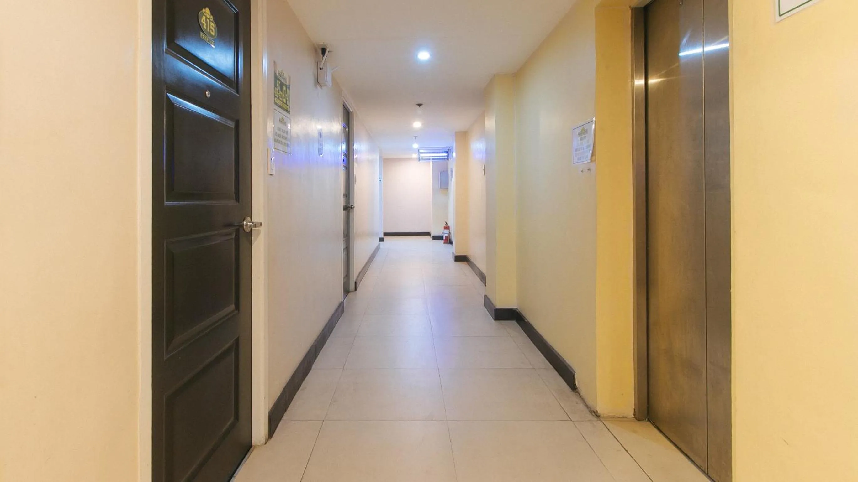 Area and facilities in RedDoorz at Ranchotel Alabang