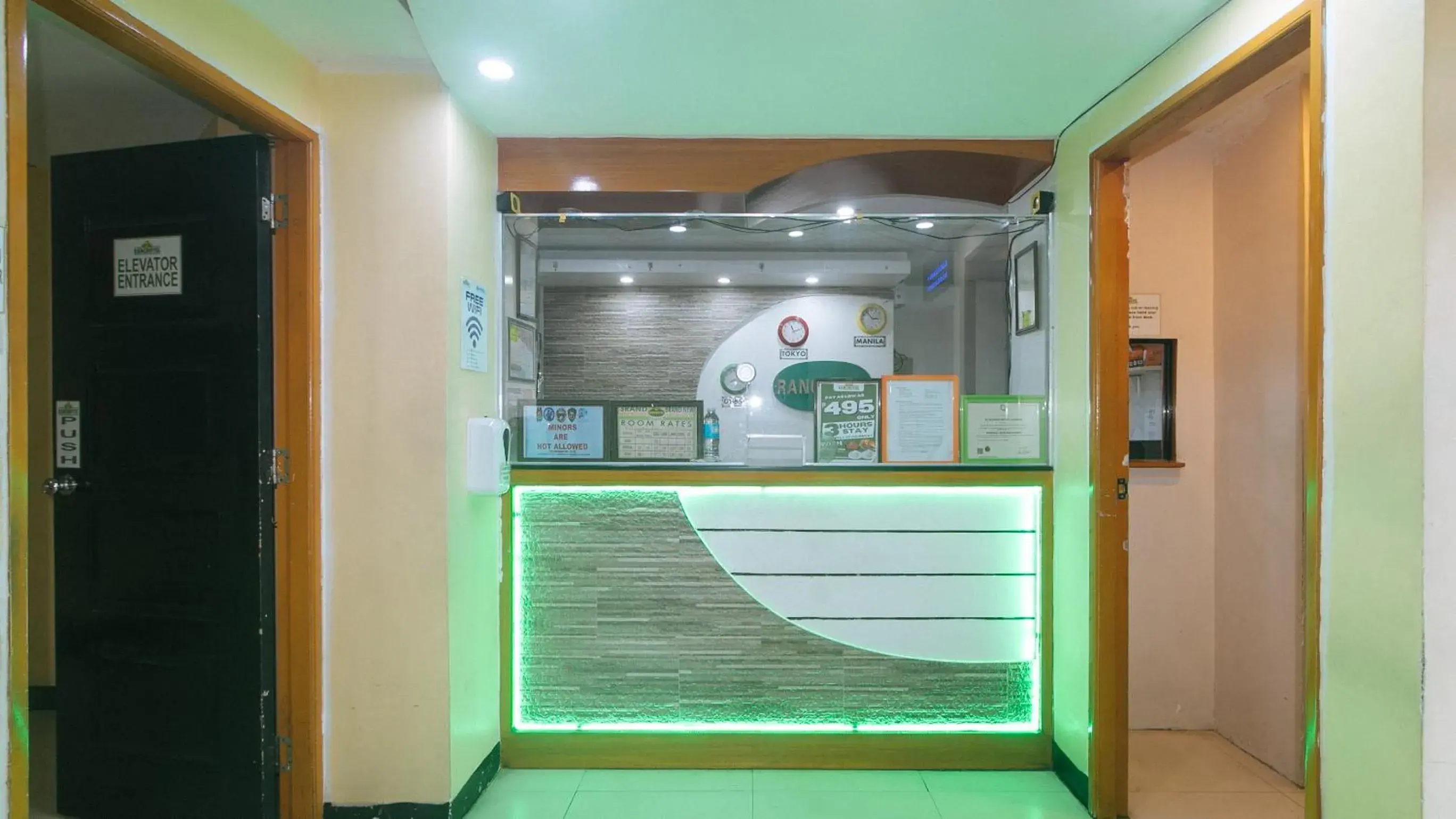 Lobby or reception in RedDoorz at Ranchotel Alabang Lobby or reception in RedDoorz at Ranchotel Alabang