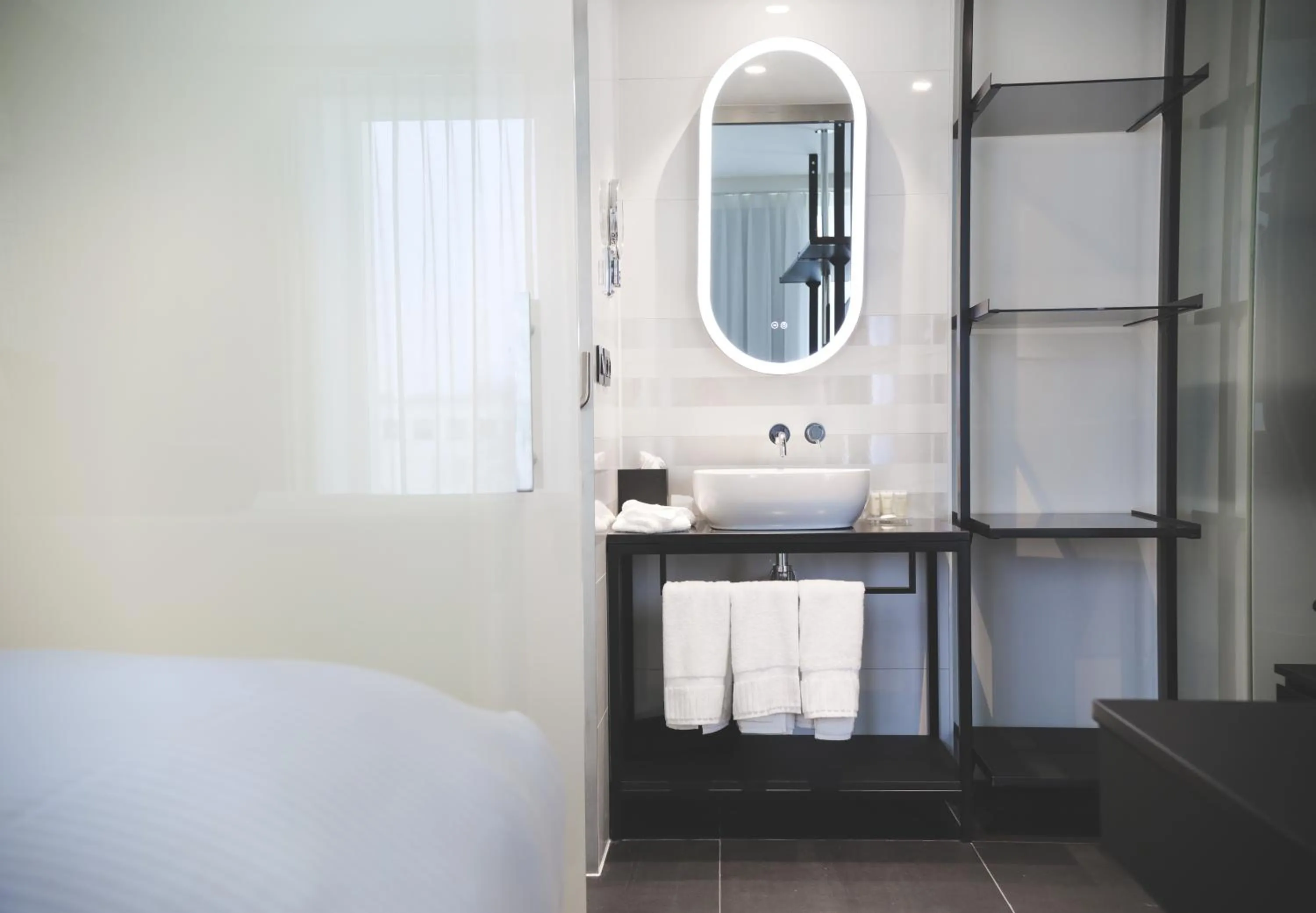 Bathroom, Bed in Residence Inn by Marriott Ghent