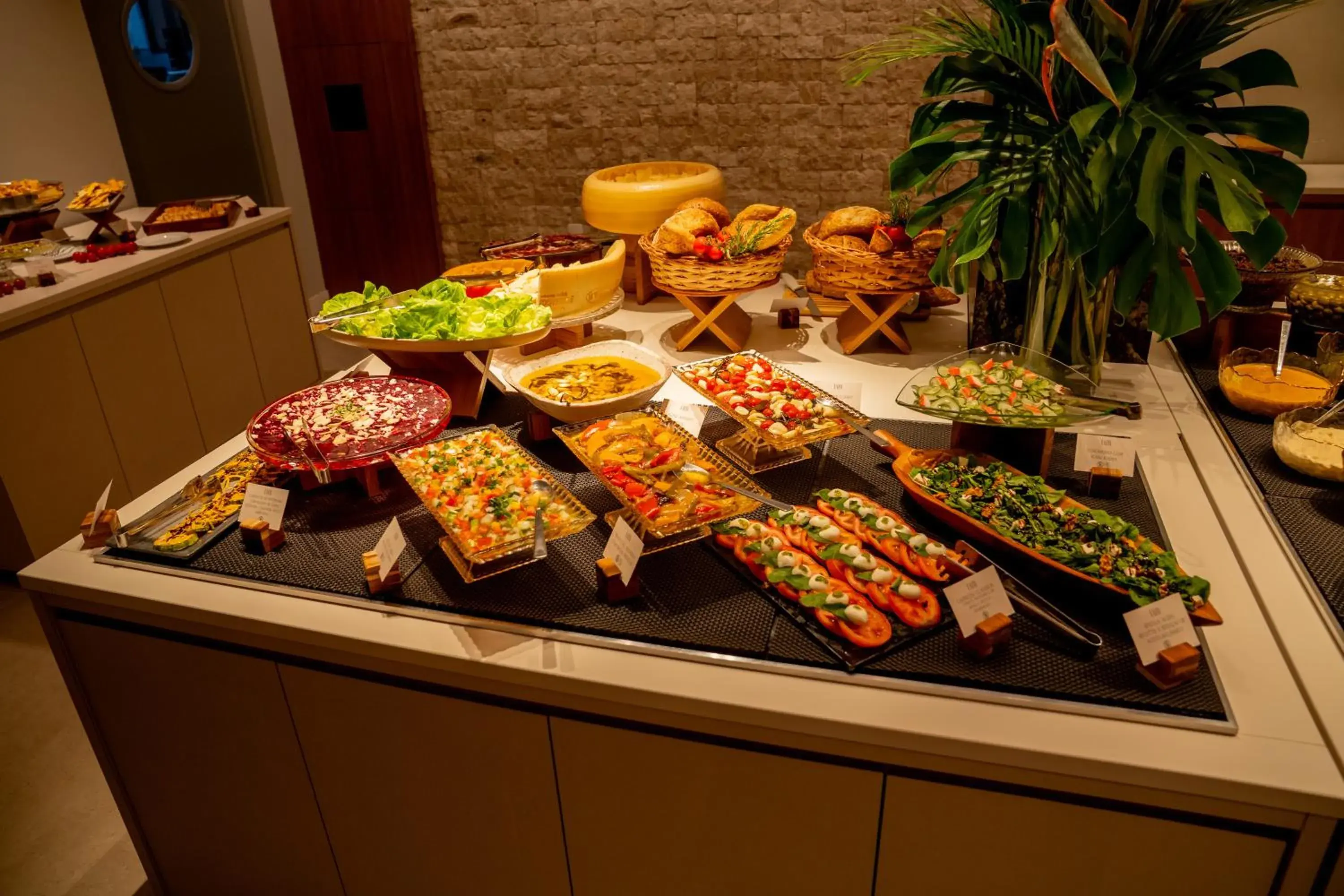 Restaurant/places to eat in Monthez Hotel & Eventos Restaurant/places to eat in Monthez Hotel & Eventos