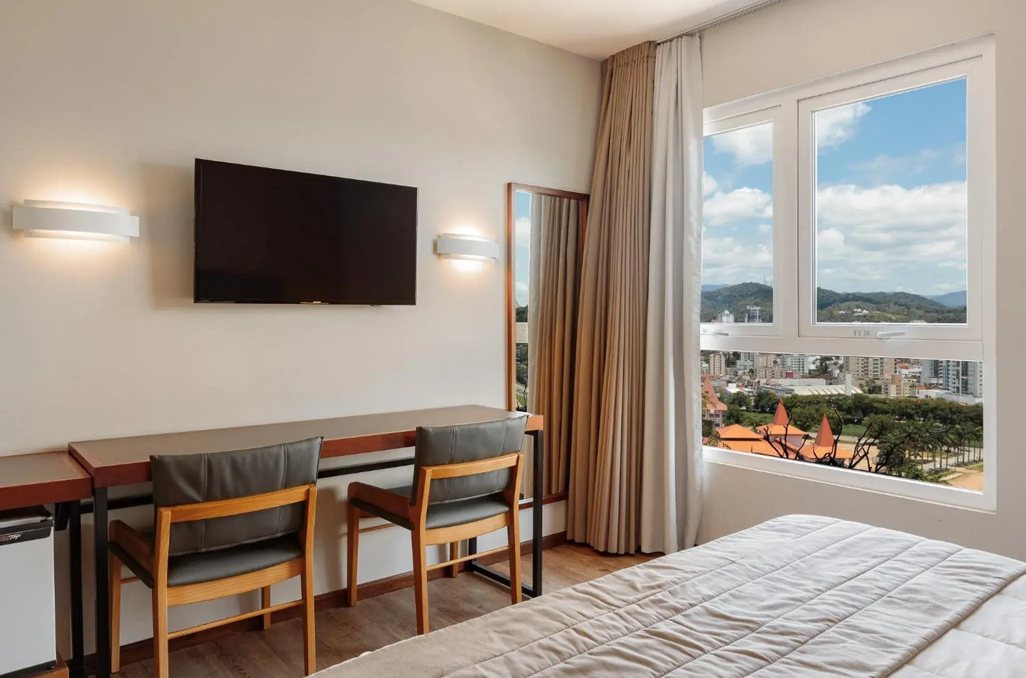 Superior Double or Twin Room with City View - single occupancy in Monthez Hotel & Eventos Superior Double or Twin Room with City View - single occupancy in Monthez Hotel & Eventos