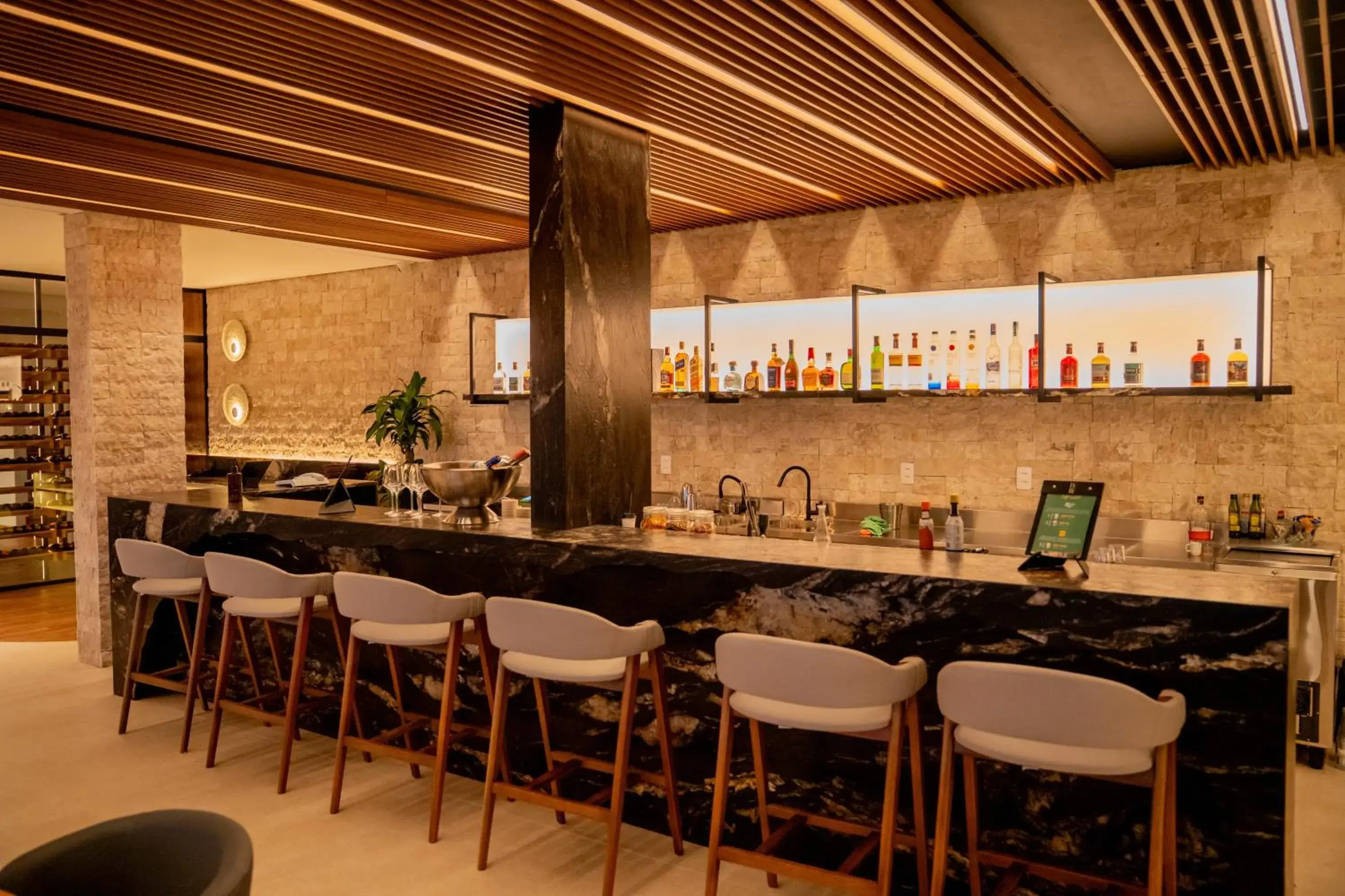 Lounge or bar in Monthez Hotel & Eventos Lounge or bar in Monthez Hotel & Eventos