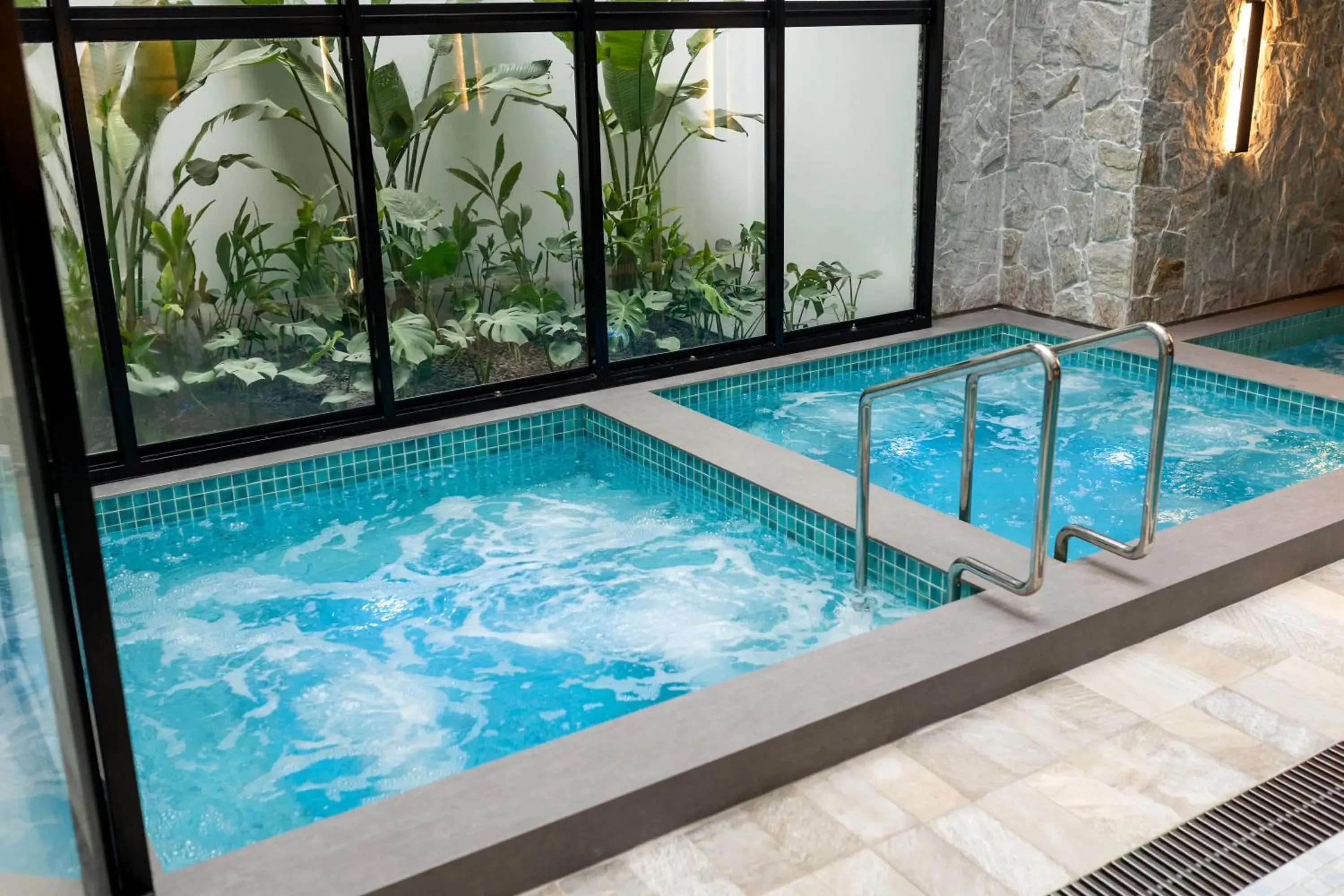 Swimming pool in Monthez Hotel & Eventos Swimming pool in Monthez Hotel & Eventos