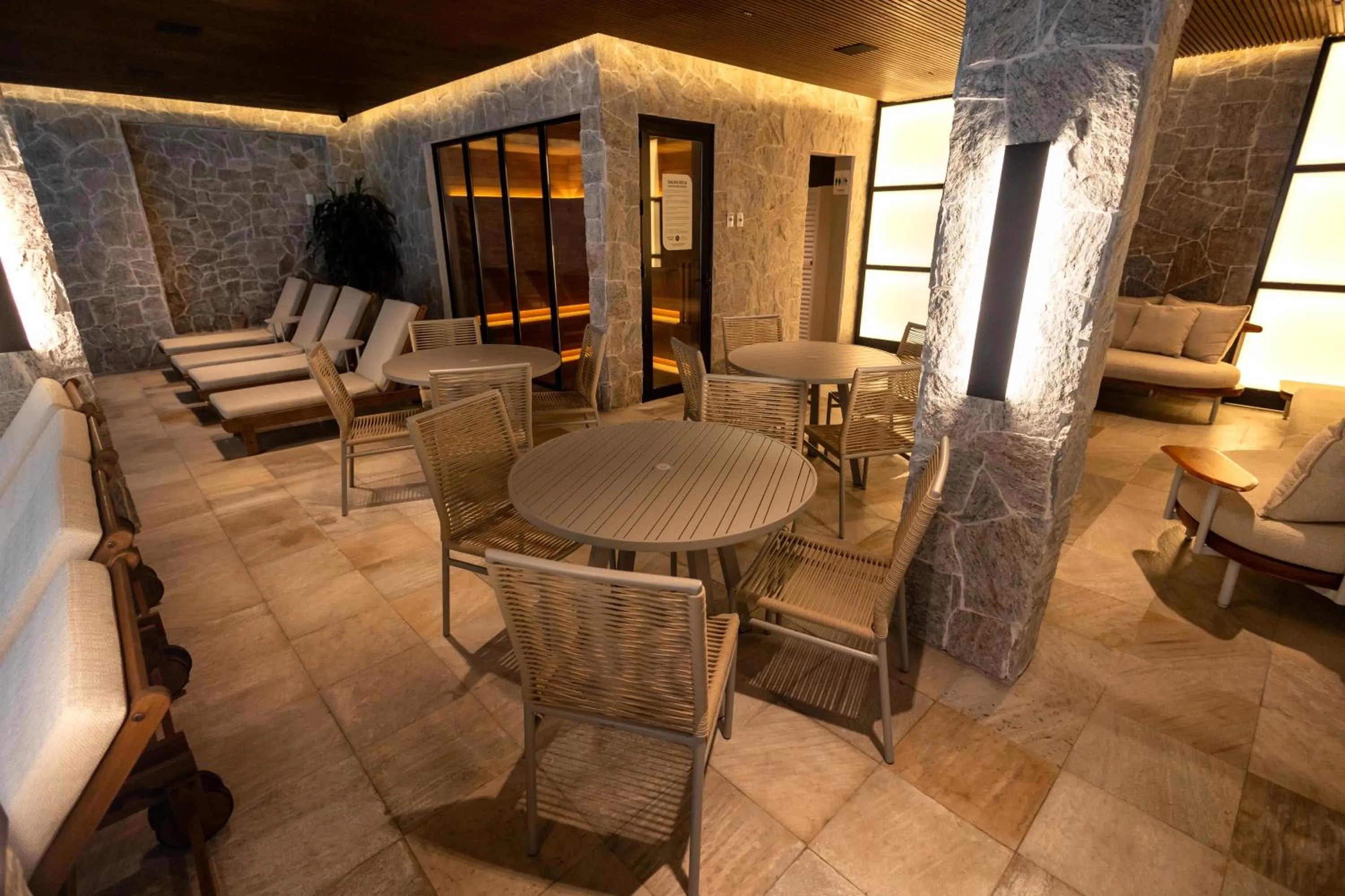 Swimming pool in Monthez Hotel & Eventos