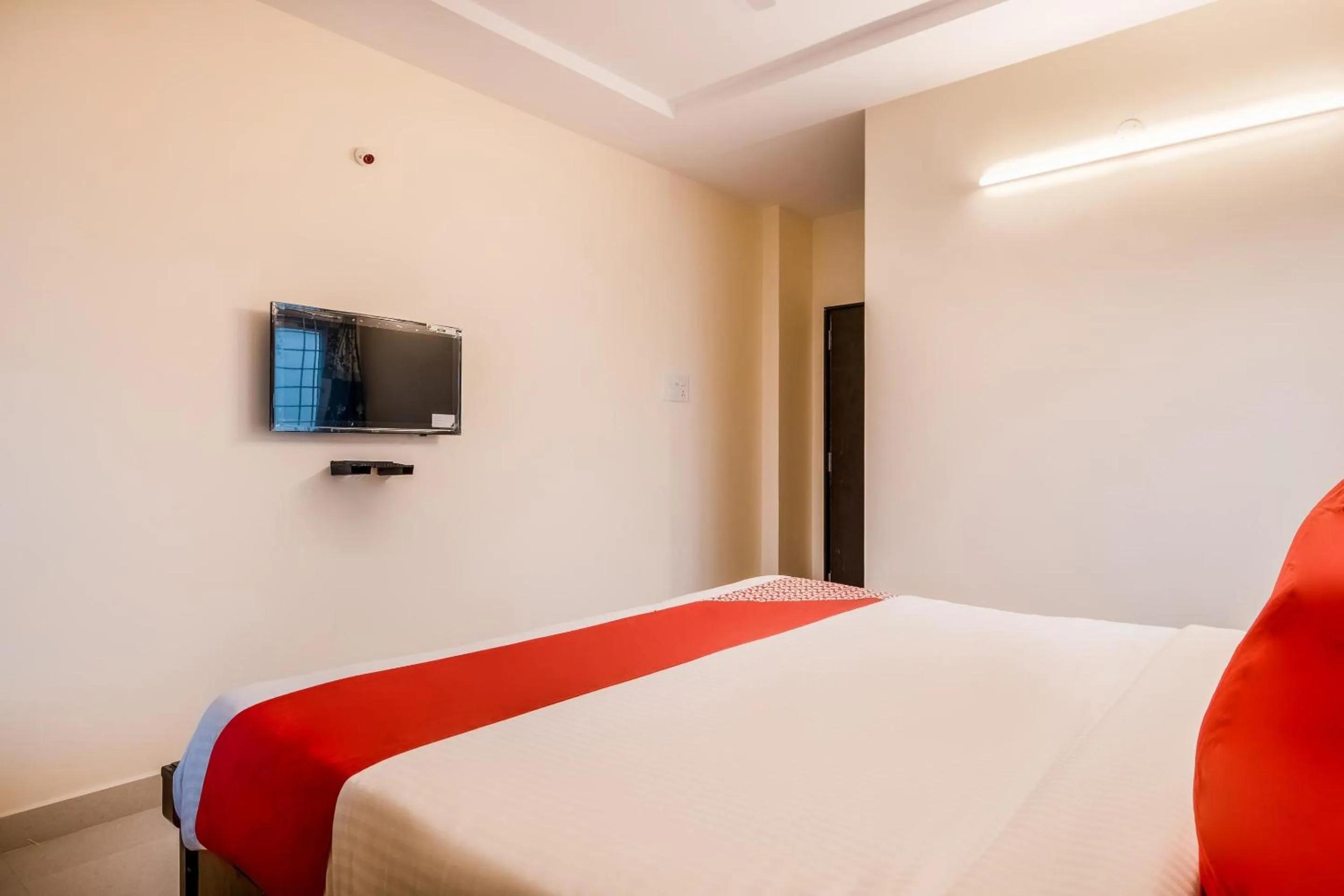 Bedroom, Bed in Super Hotel O Coastal Inn