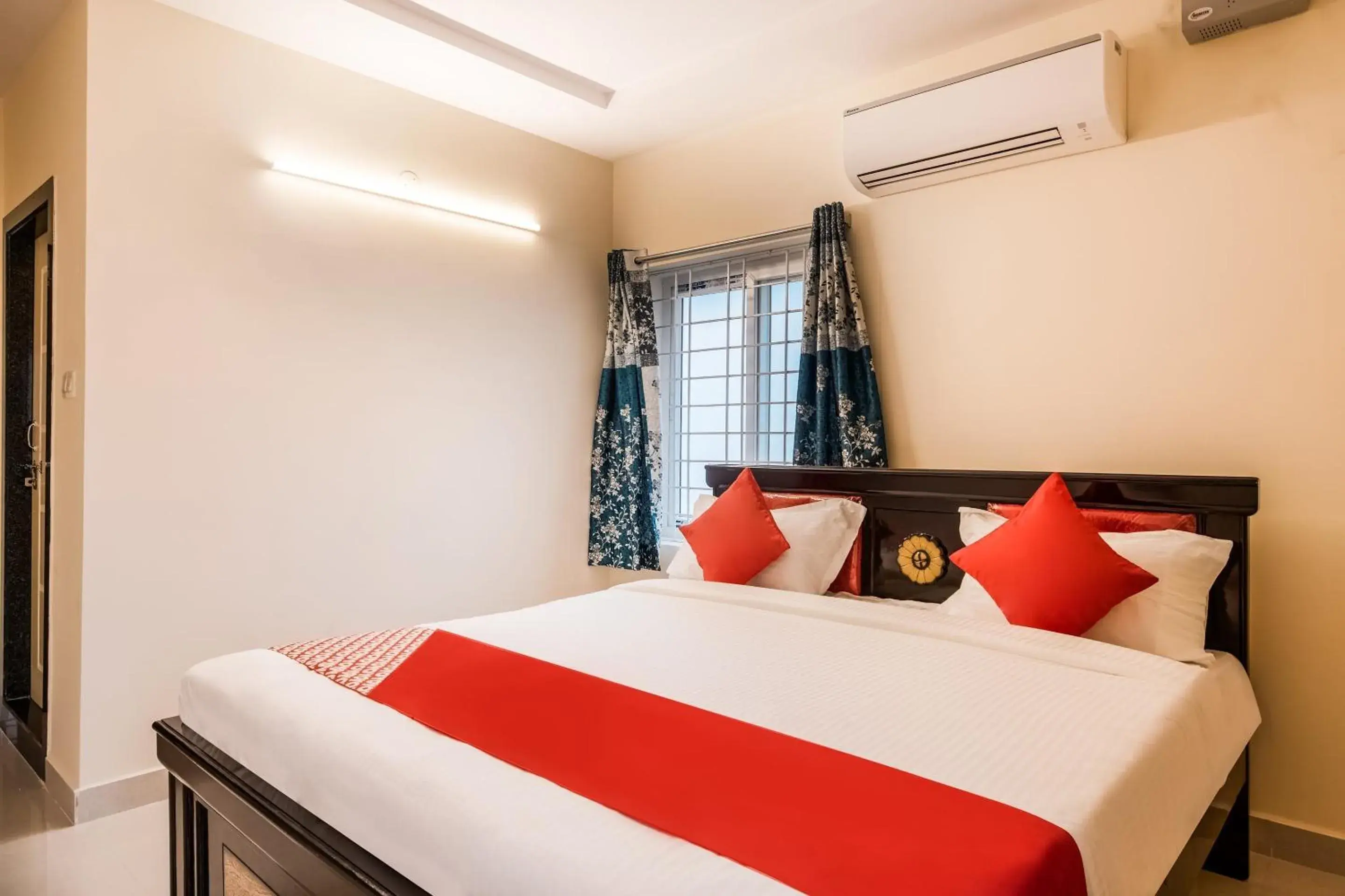 Bedroom, Bed in Super Hotel O Coastal Inn Bedroom, Bed in Super Hotel O Coastal Inn