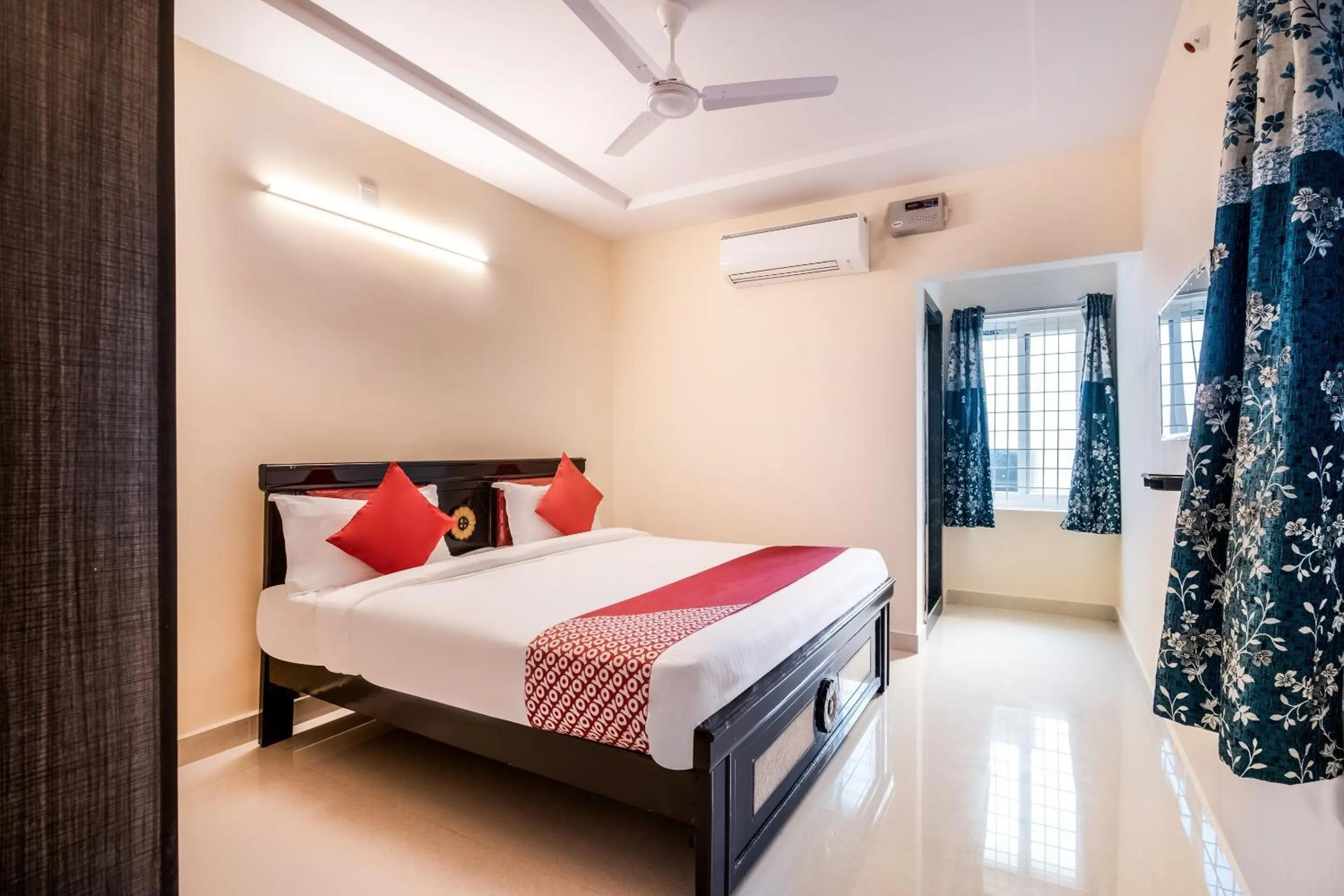 Bedroom, Bed in Super Hotel O Coastal Inn