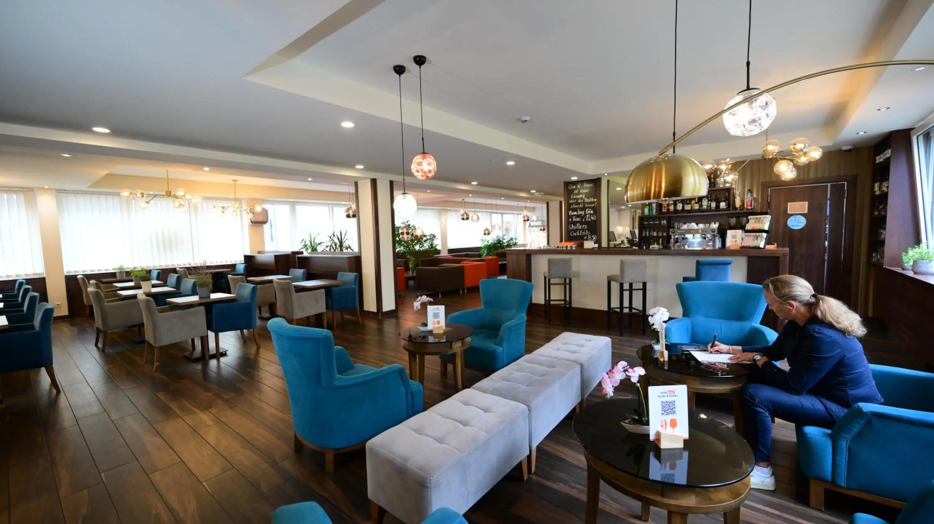 Lounge or bar in Motel Plus Berlin