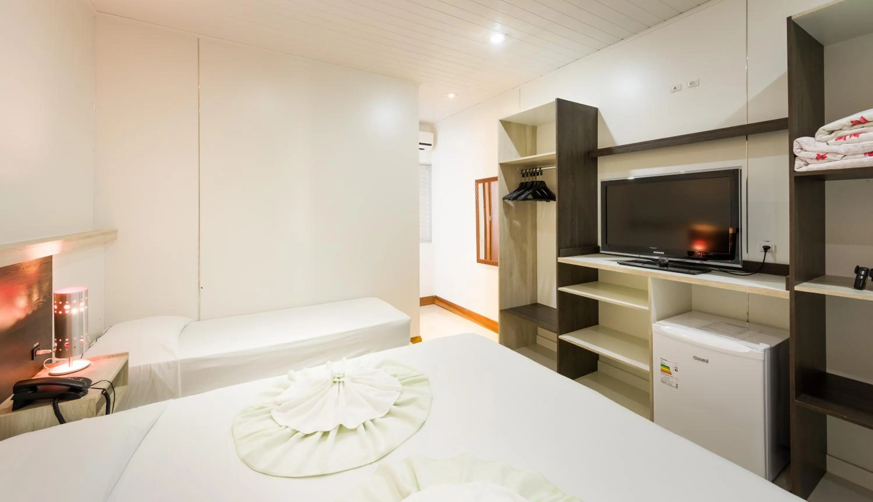 TV and multimedia, Bed in Hotel Brasil