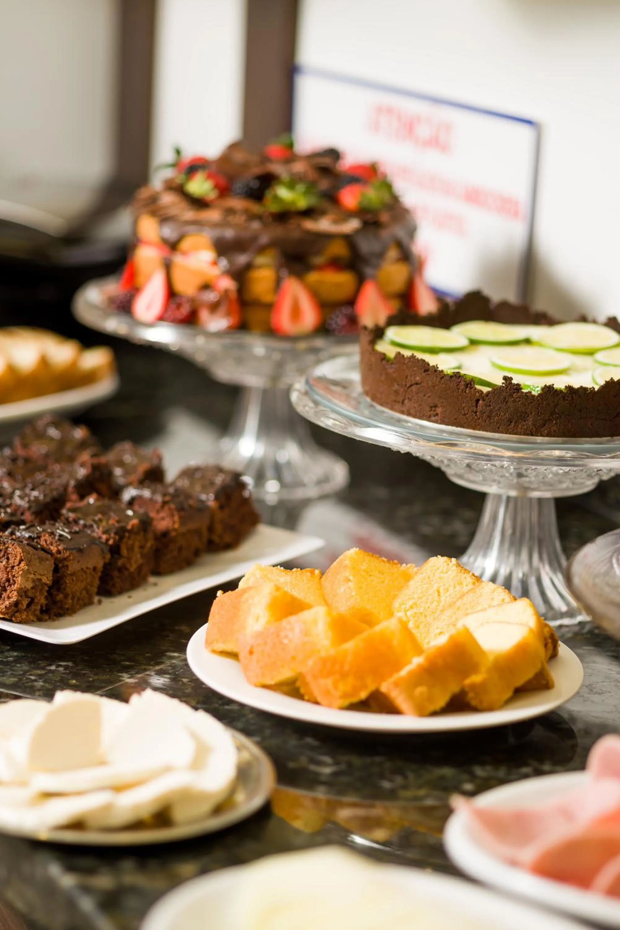 Buffet breakfast in Hotel Brasil