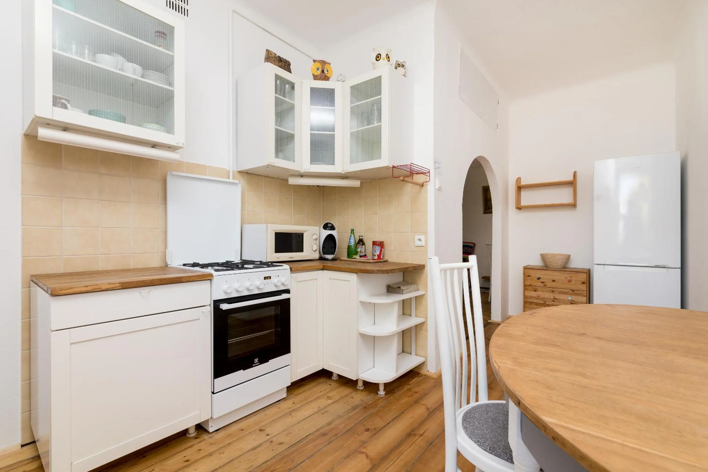 Kitchen or kitchenette in Royal Route Apartment for 10 people by BookingHost
