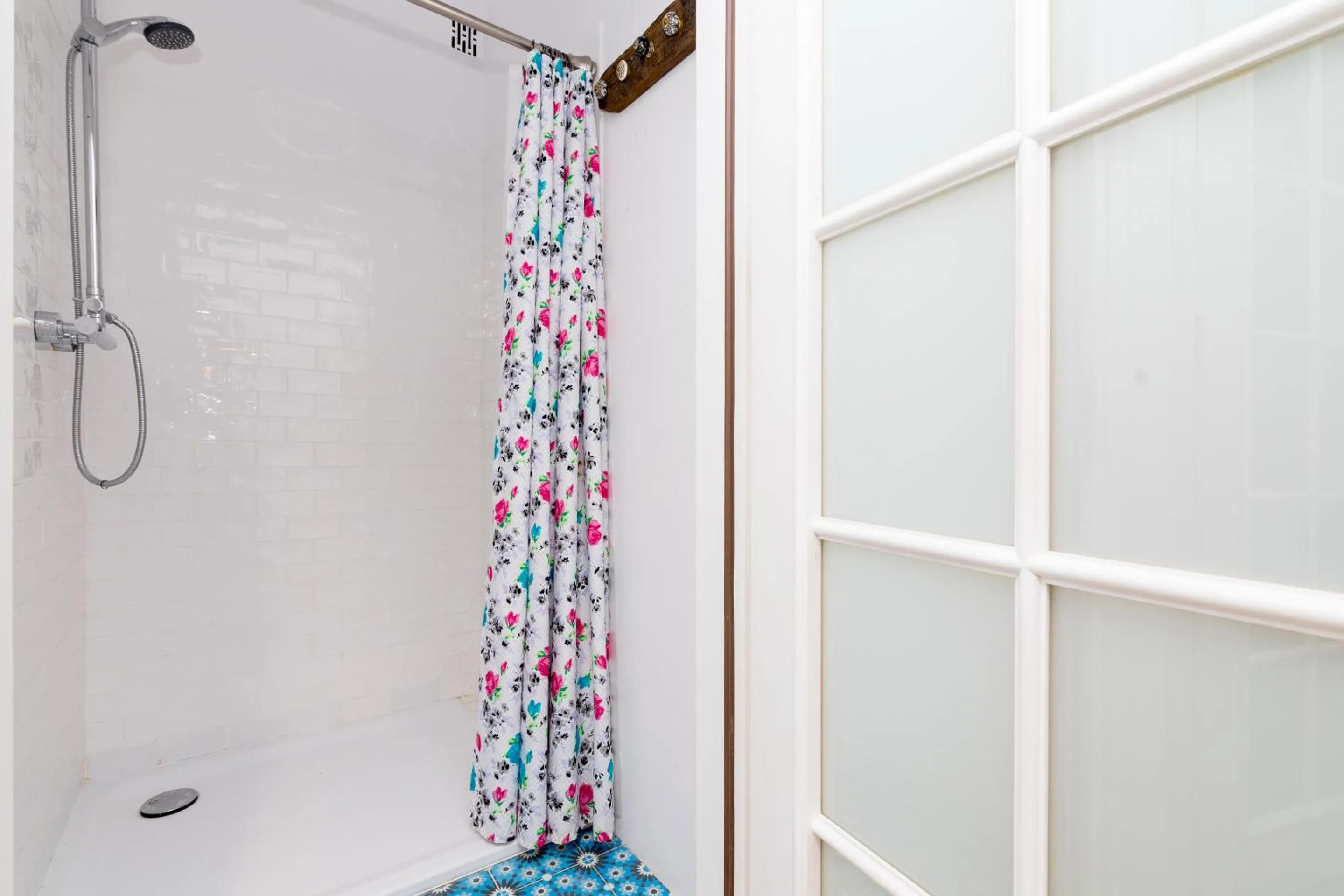 Shower in Royal Route Apartment for 10 people by BookingHost
