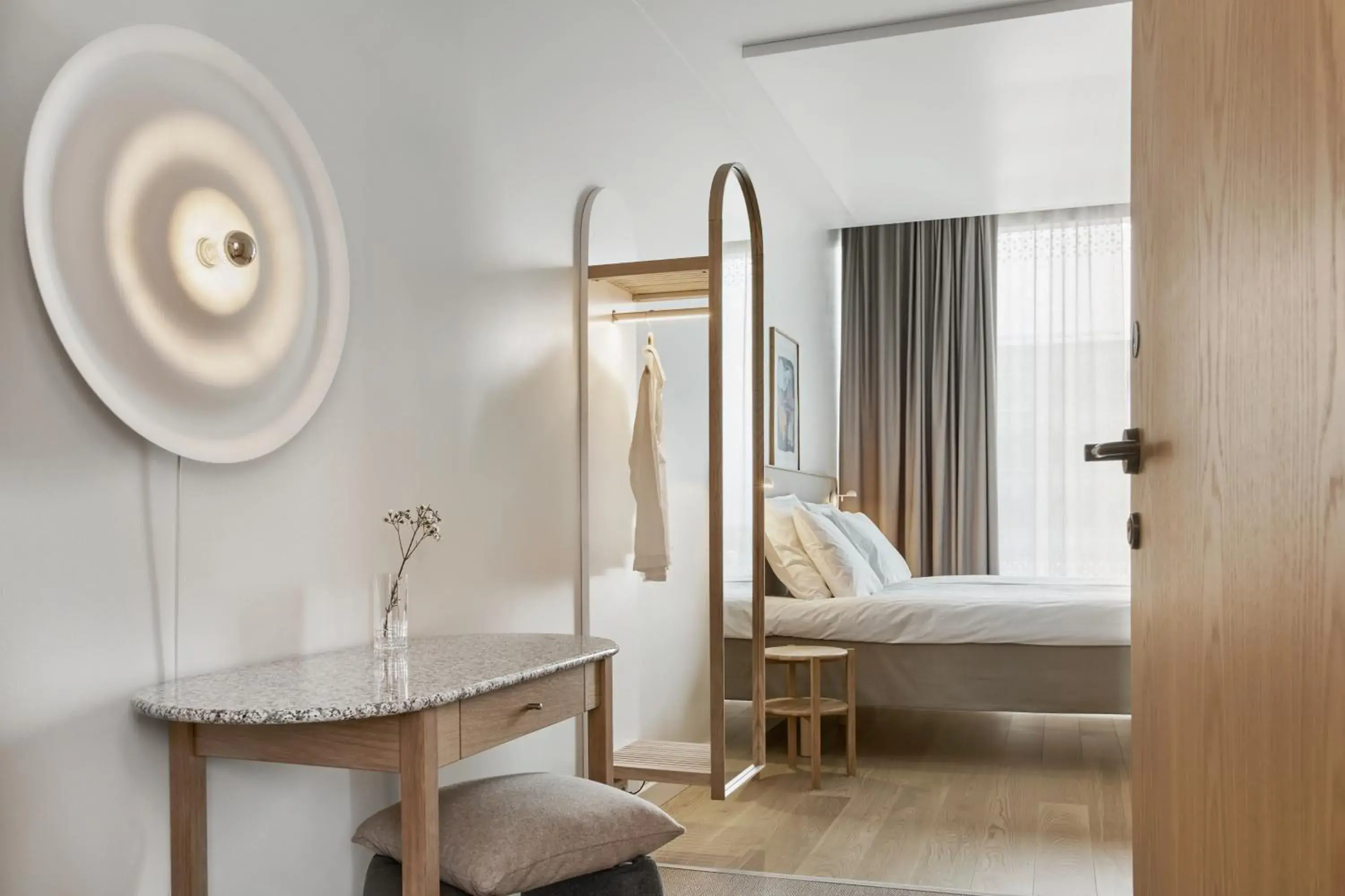 Standard King Room in Original Sokos Hotel Tripla Helsinki Standard King Room in Original Sokos Hotel Tripla Helsinki