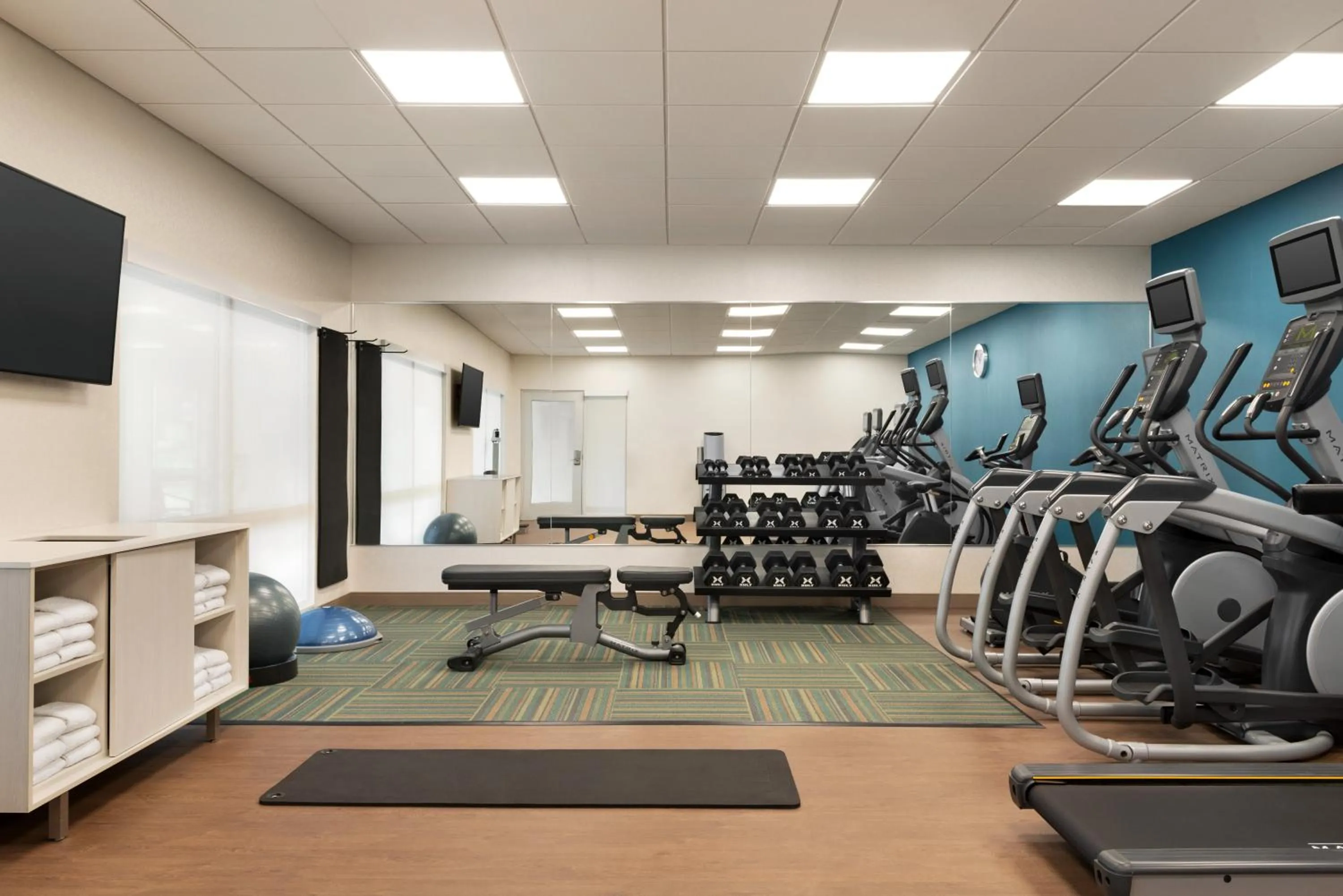 Fitness centre/facilities in Holiday Inn Express & Suites - Beaver Dam by IHG