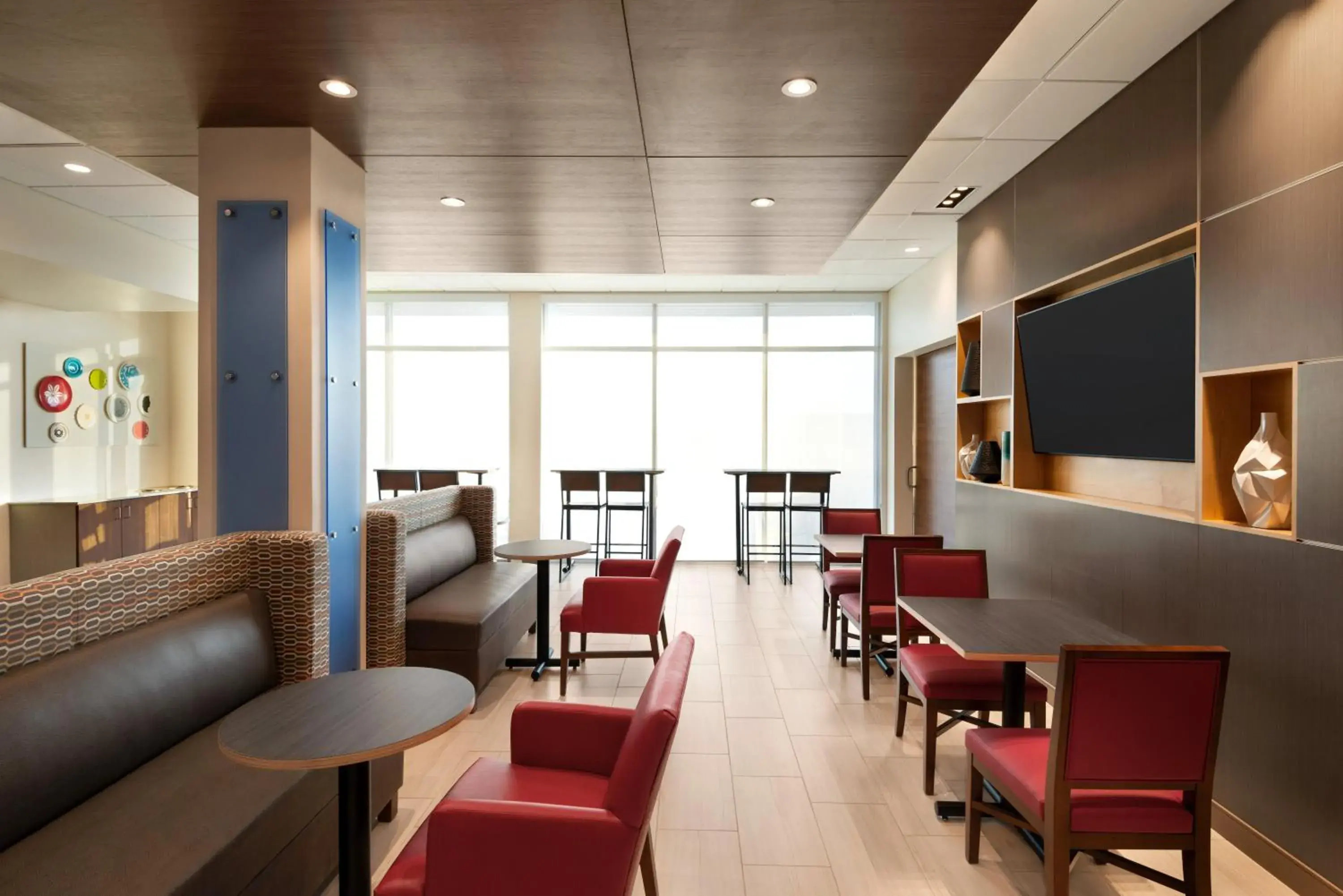 Property building in Holiday Inn Express & Suites - Beaver Dam by IHG Property building in Holiday Inn Express & Suites - Beaver Dam by IHG