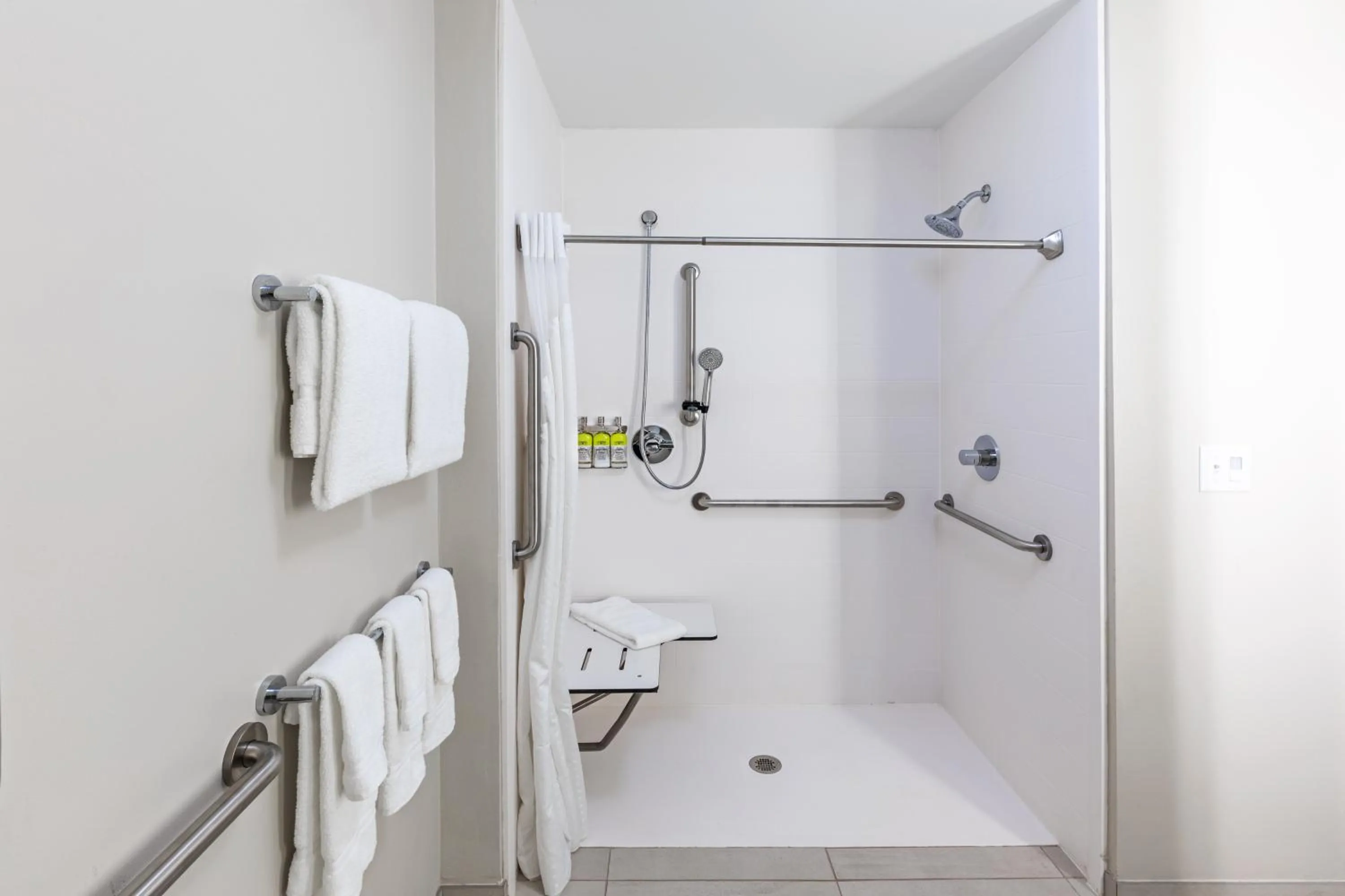 Shower in Holiday Inn Express & Suites Purcell by IHG