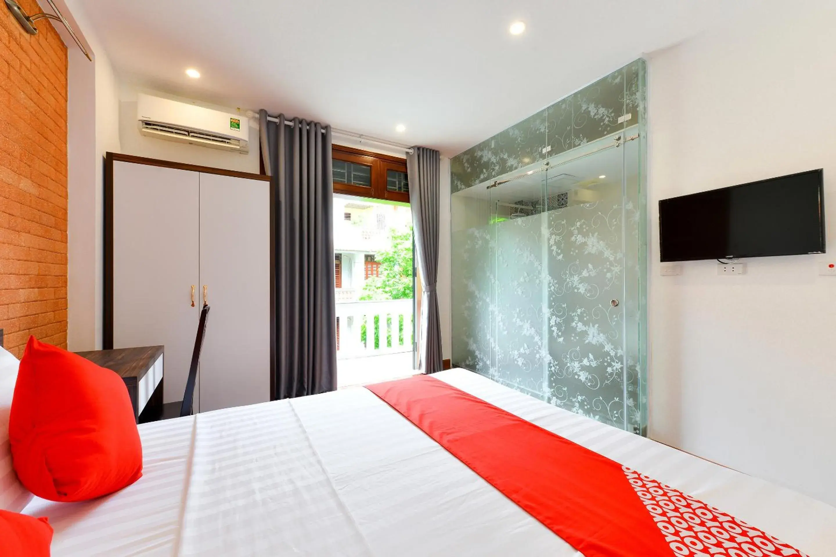 Bedroom, Bed in OYO 317 Kim Cuong Hotel 2 Bedroom, Bed in OYO 317 Kim Cuong Hotel 2