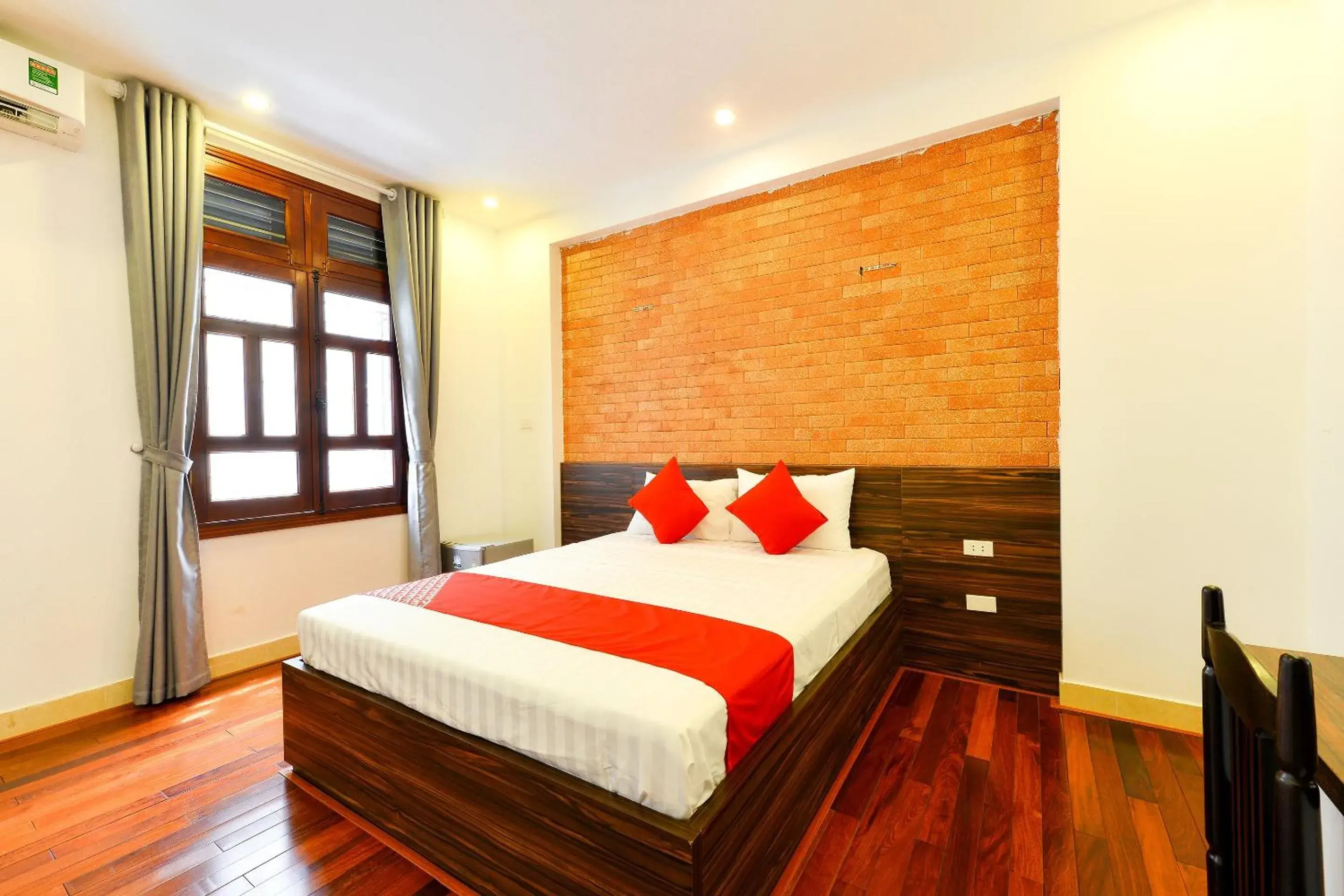 Bedroom, Bed in OYO 317 Kim Cuong Hotel 2 Bedroom, Bed in OYO 317 Kim Cuong Hotel 2