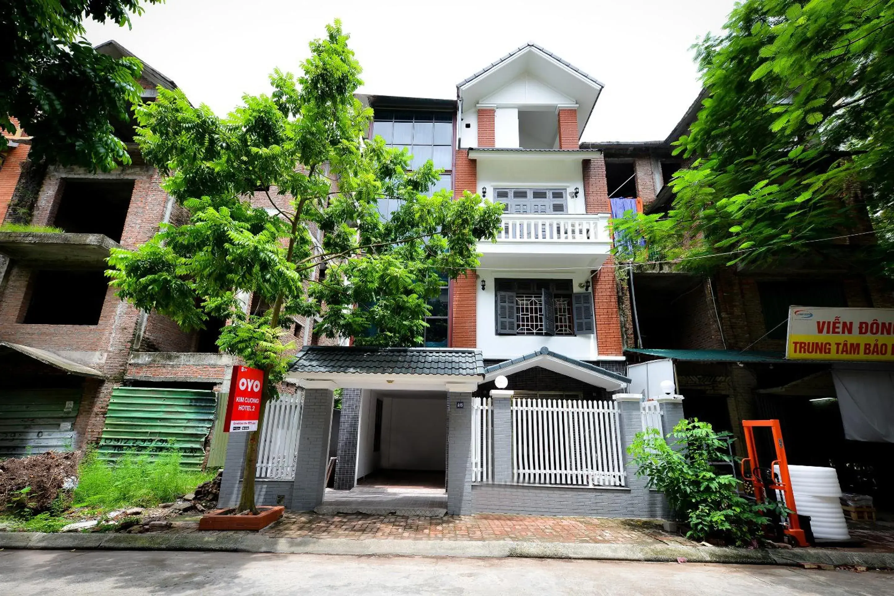 Facade/entrance in OYO 317 Kim Cuong Hotel 2 Facade/entrance in OYO 317 Kim Cuong Hotel 2