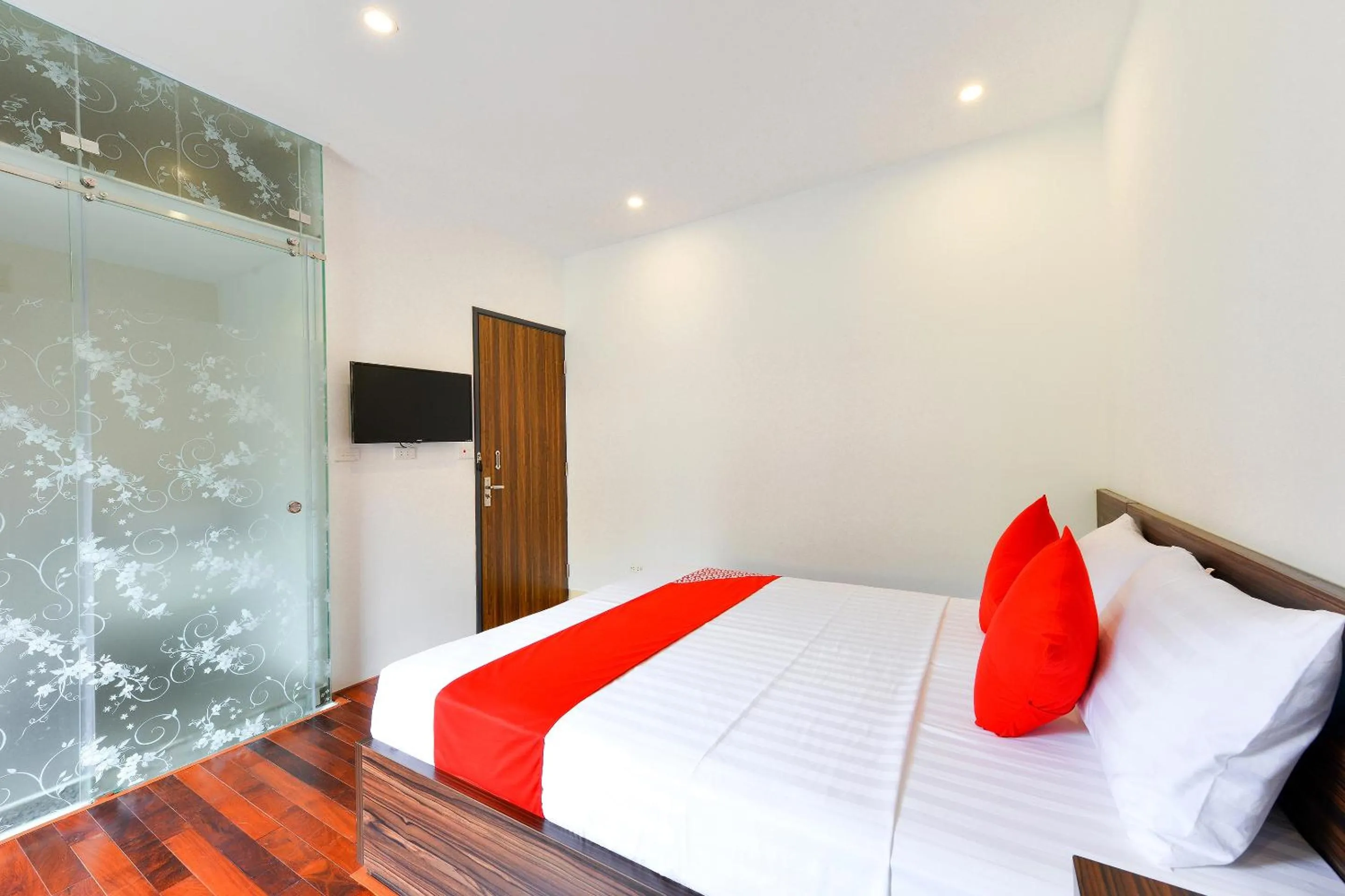 Bedroom, Bed in OYO 317 Kim Cuong Hotel 2