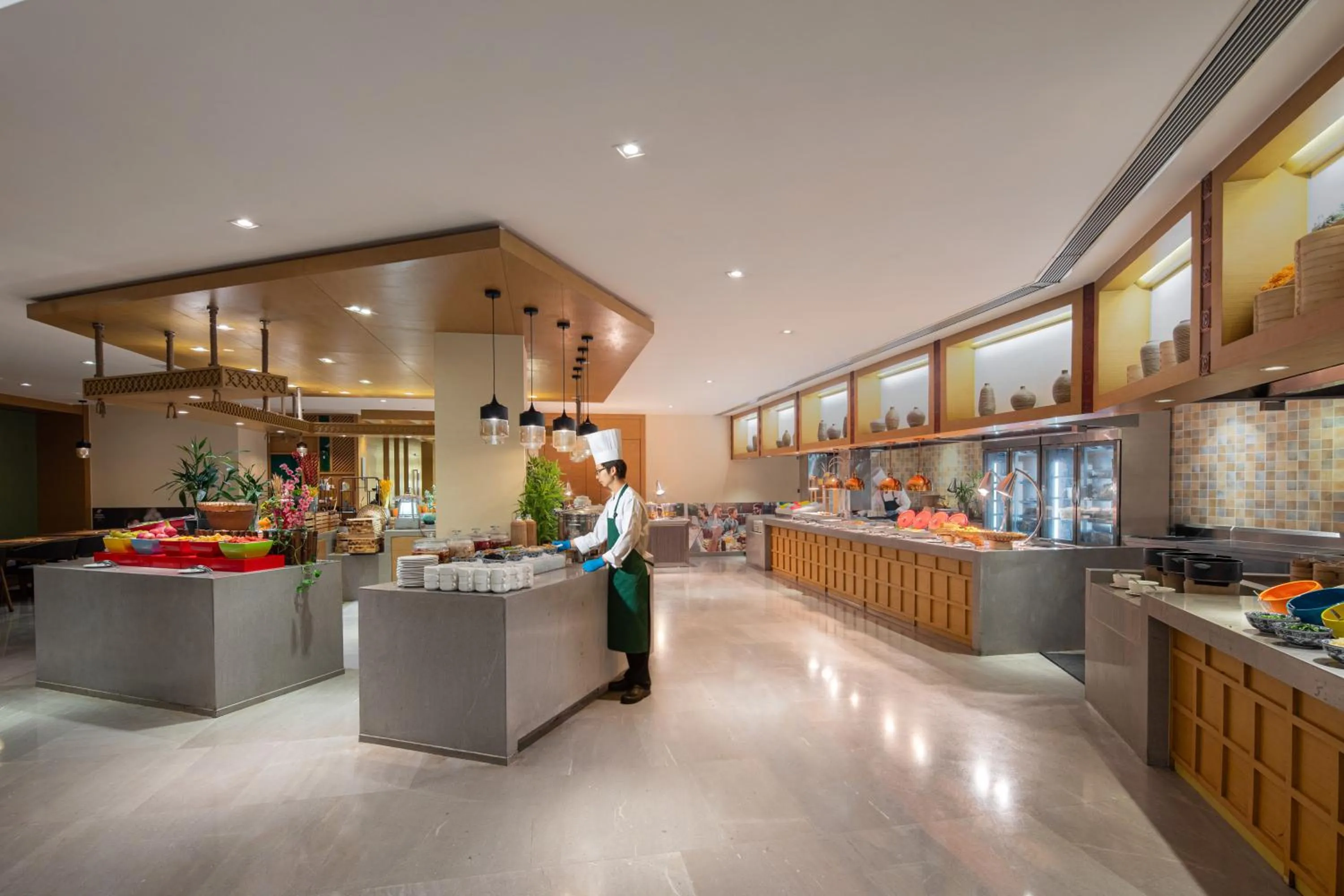 Restaurant/places to eat in Holiday Inn Chengdu Airport by IHG