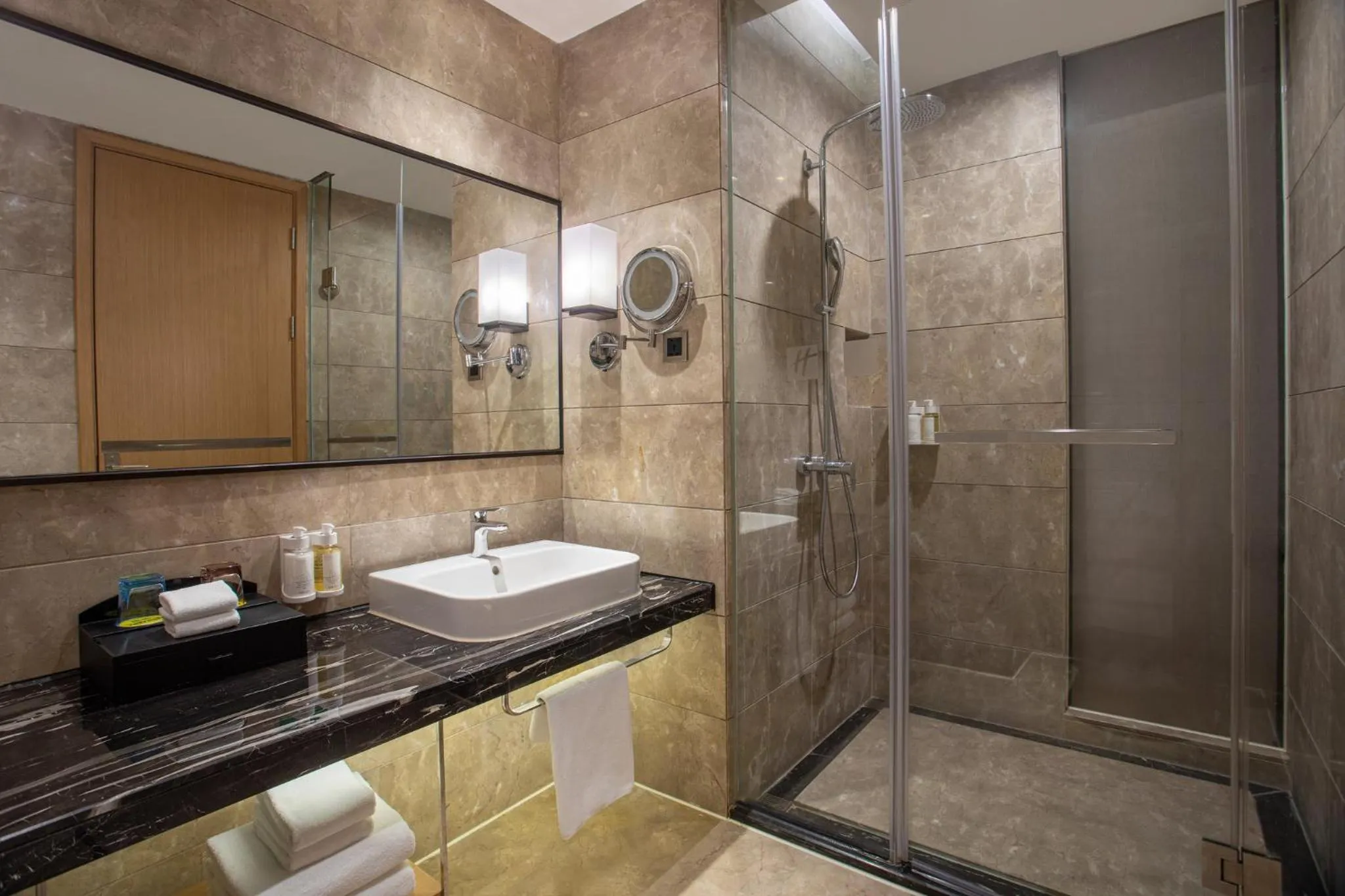 Photo of the whole room in Holiday Inn Chengdu Airport by IHG