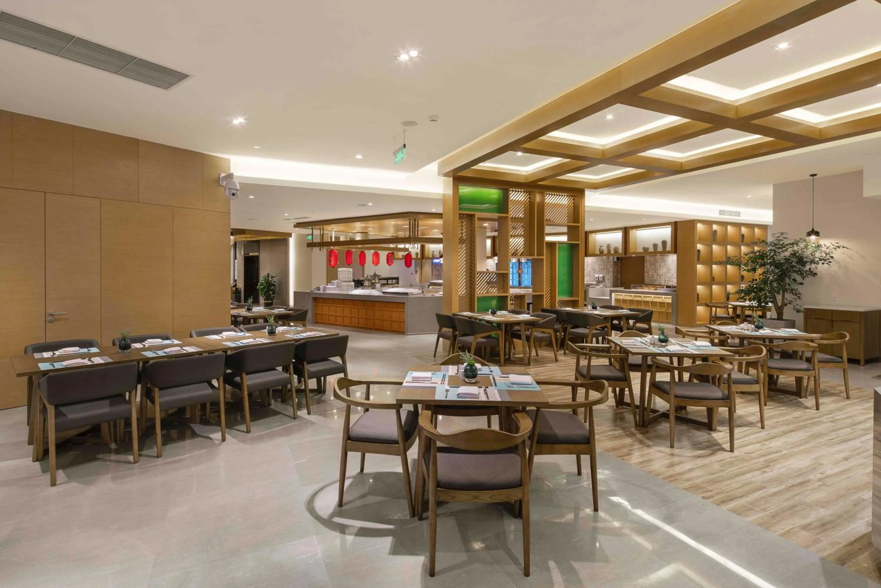 Restaurant/places to eat in Holiday Inn Chengdu Airport by IHG
