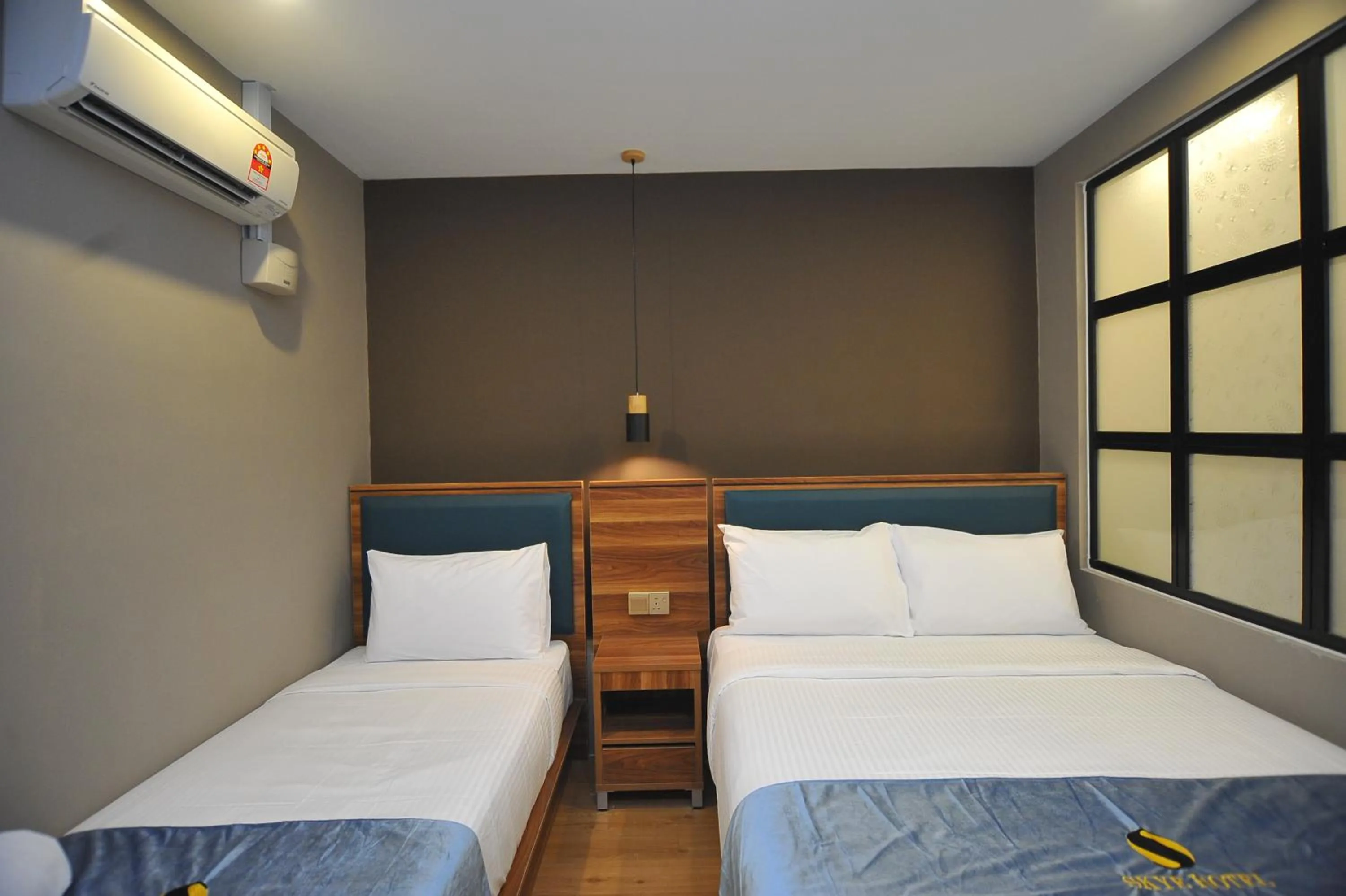 Bed in Skye Hotel Sunway