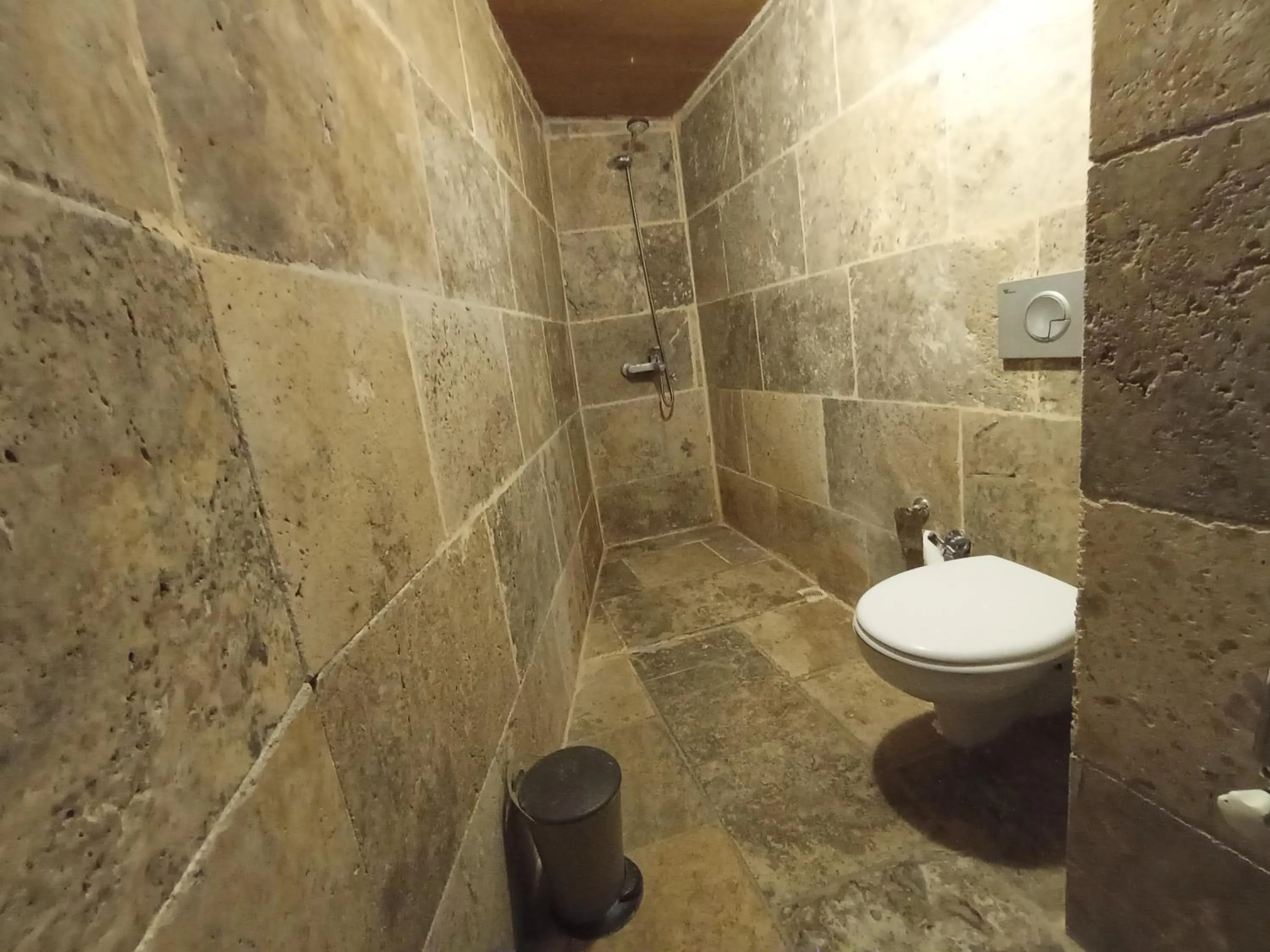 Bathroom in Sandık cave suites
