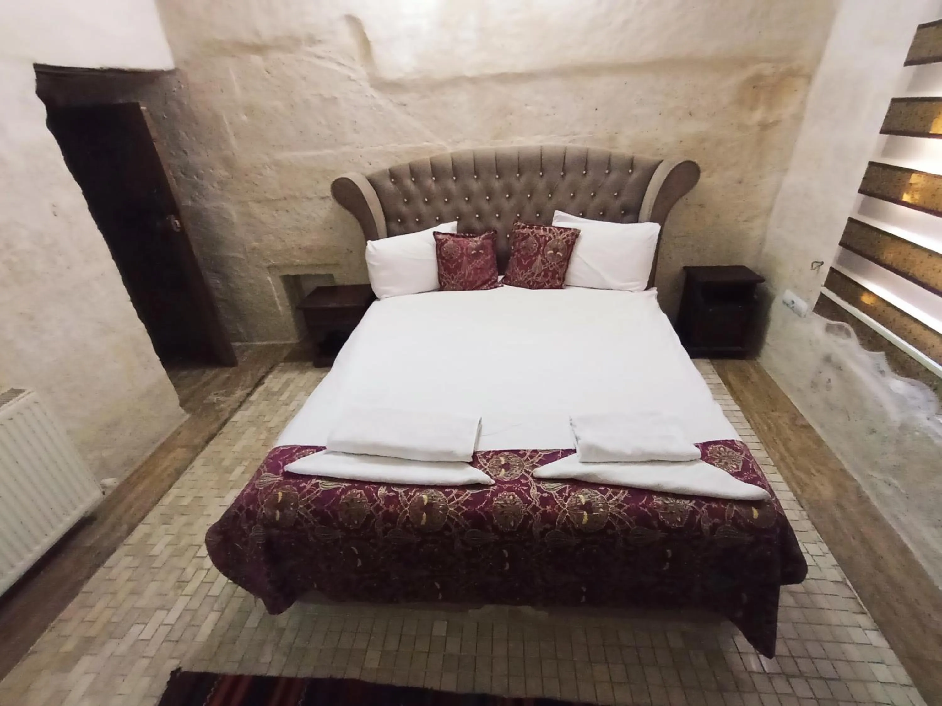 Bed in Sandık cave suites