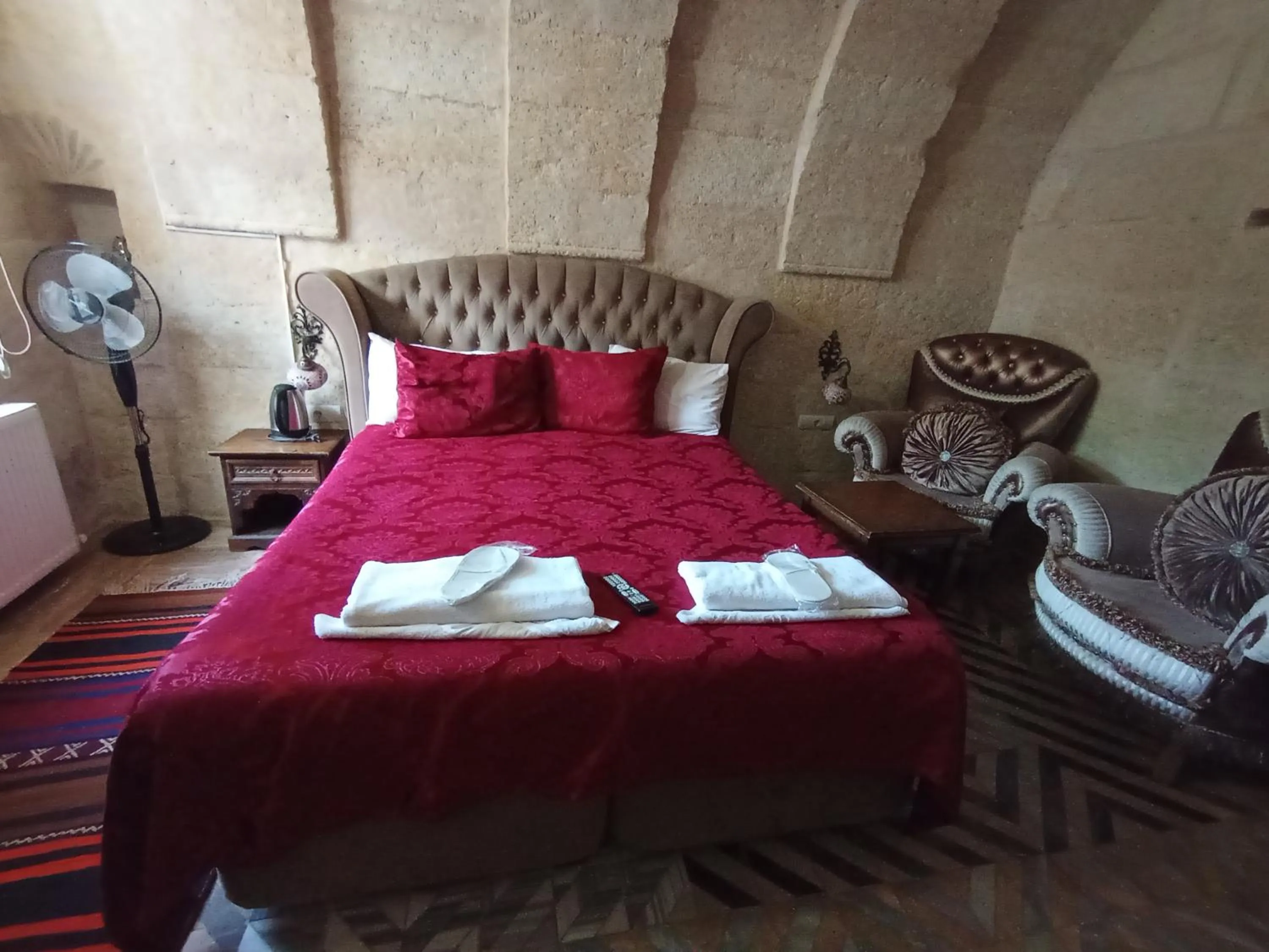 Bathroom, Bed in Sandık cave suites