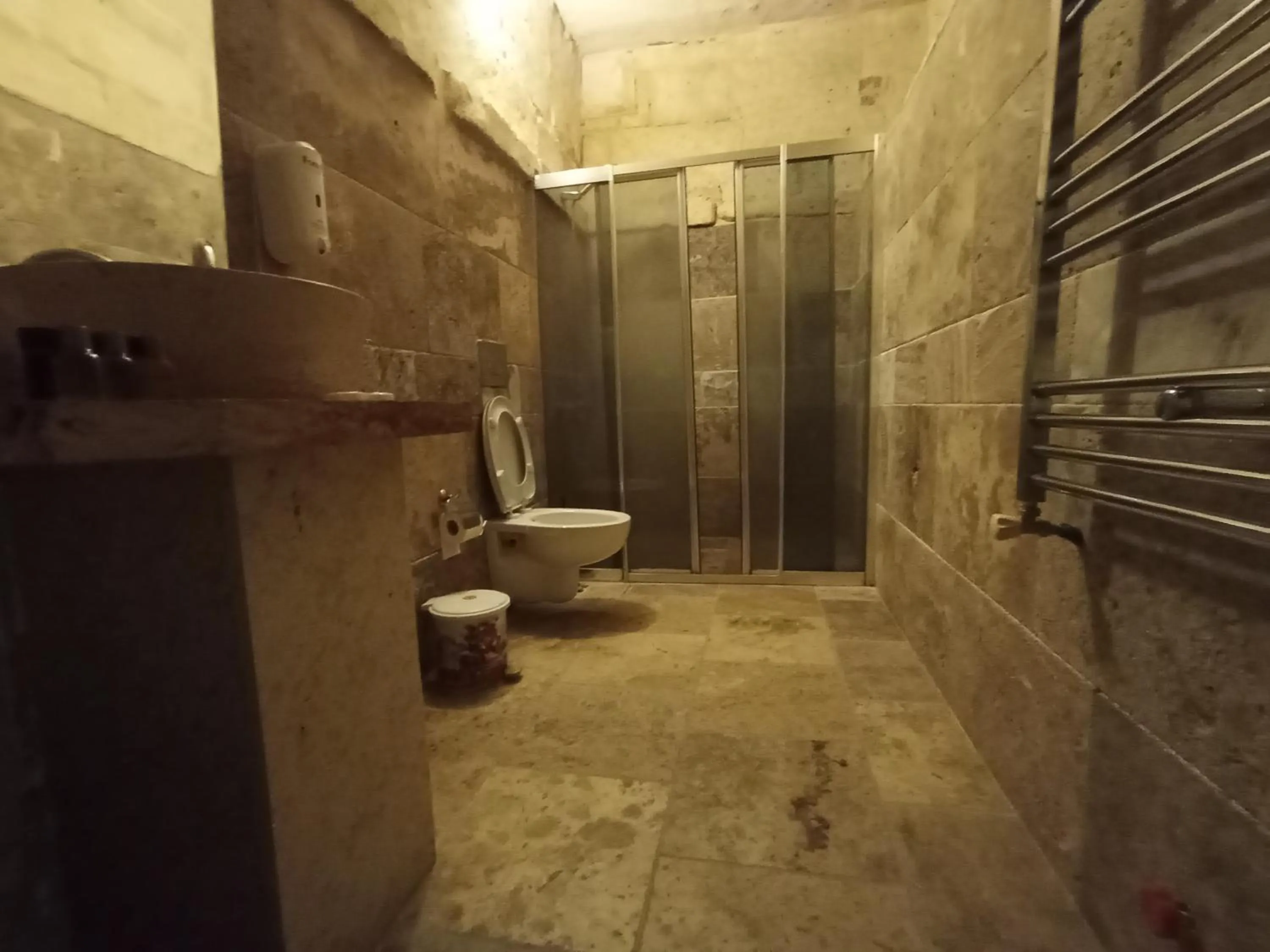 Bathroom in Sandık cave suites