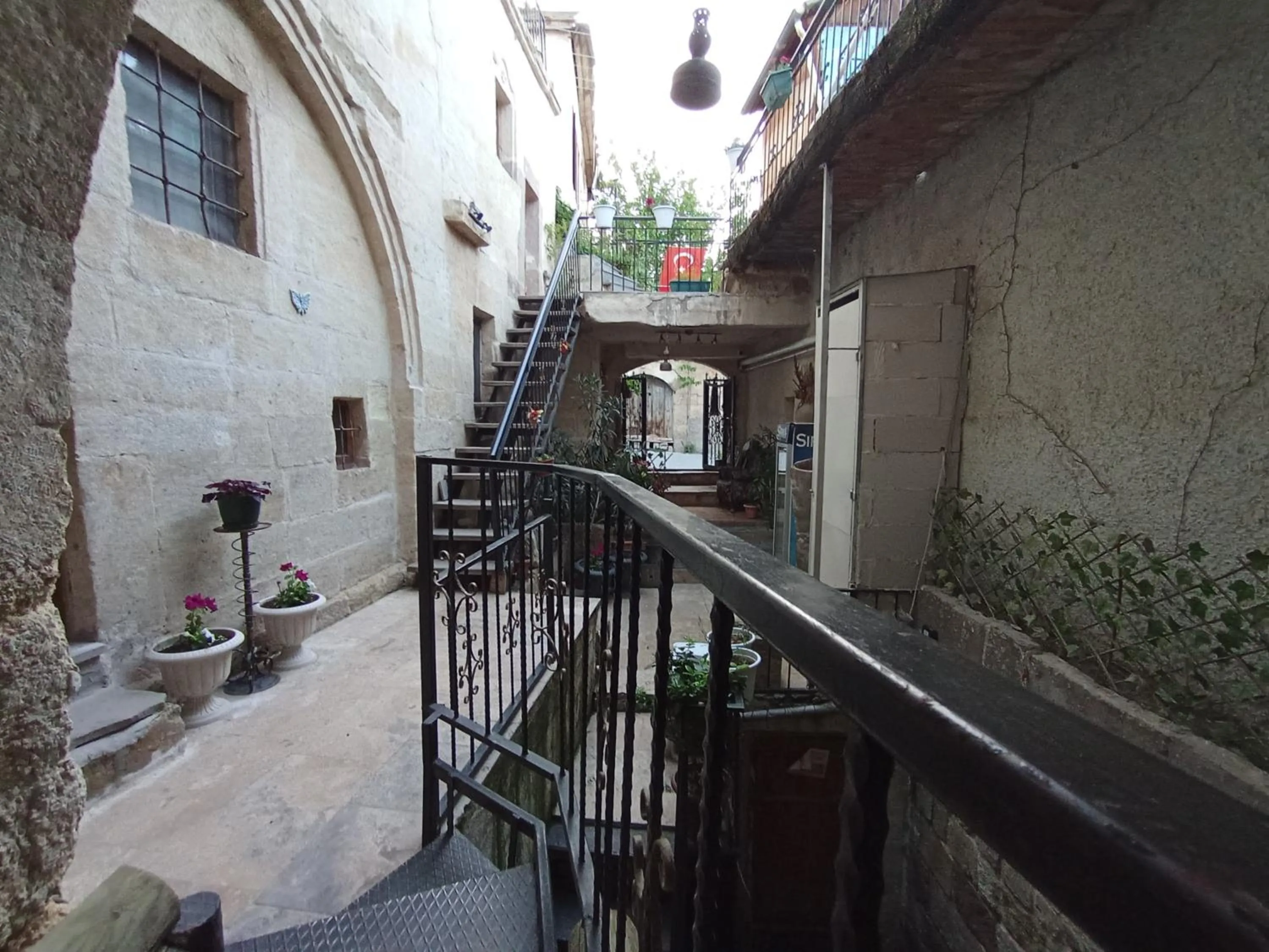 Property building in Sandık cave suites