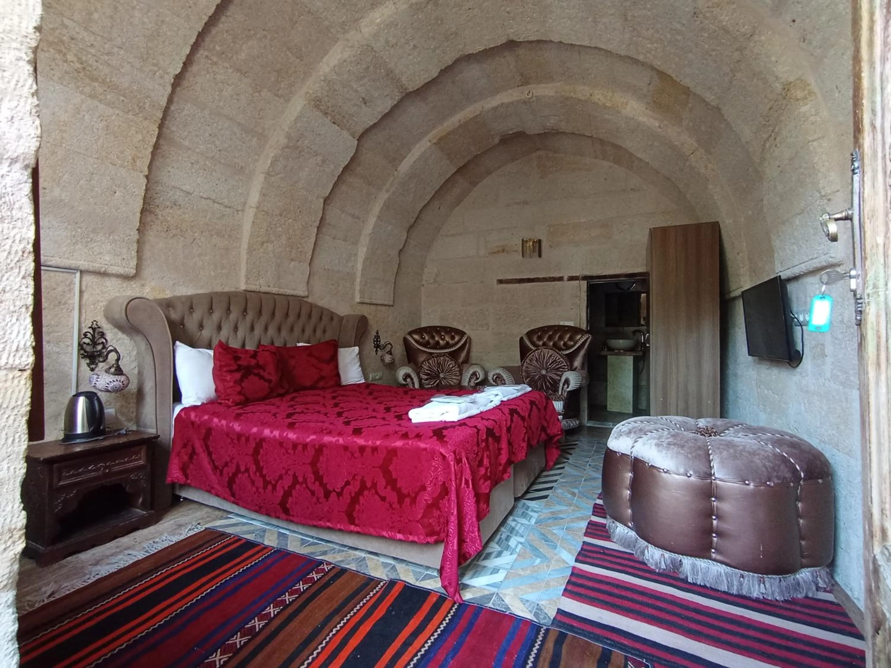 Bathroom, Bed in Sandık cave suites