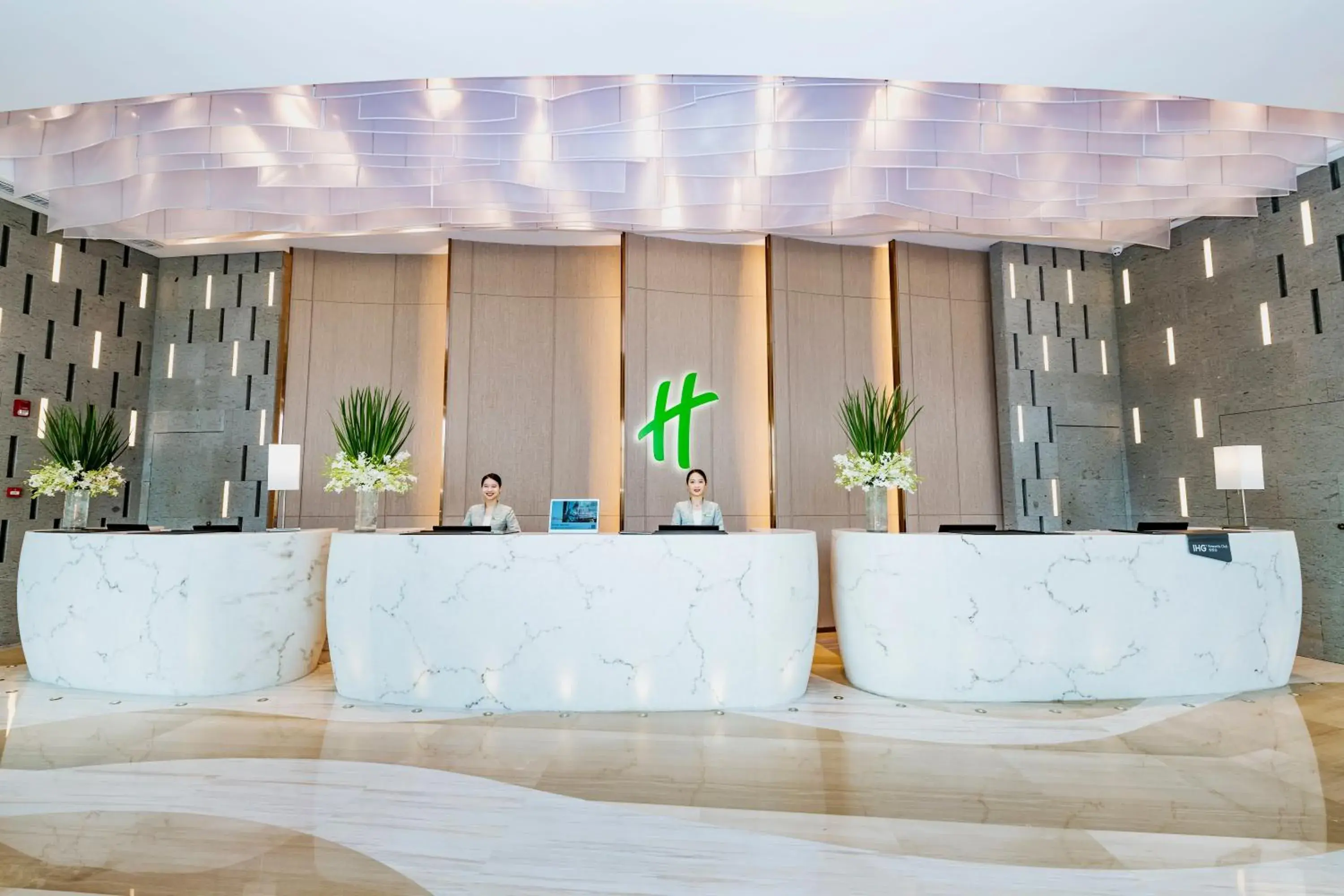 Property building in Holiday Inn Changsha Dawangshan by IHG Property building in Holiday Inn Changsha Dawangshan by IHG