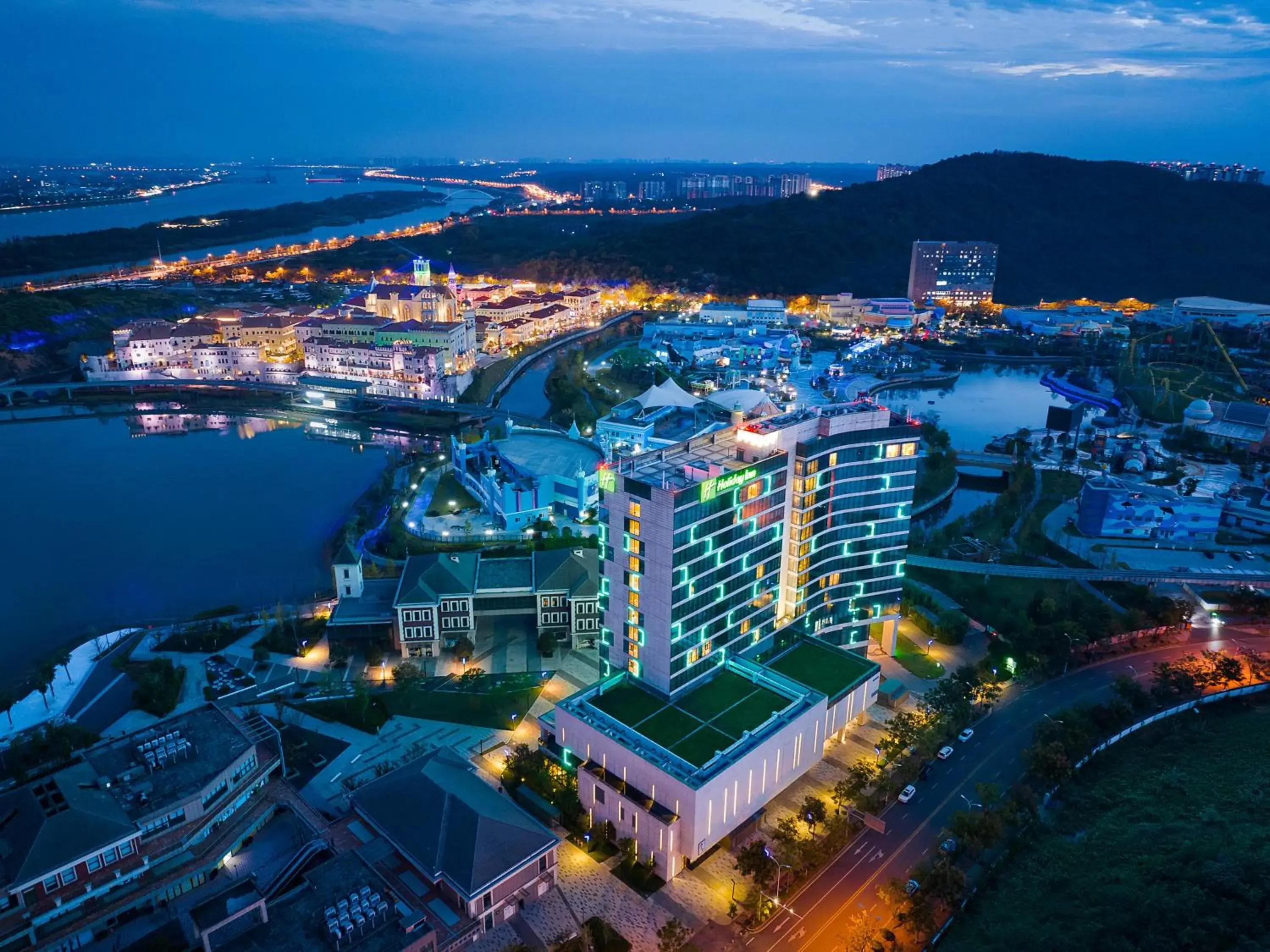 Property building in Holiday Inn Changsha Dawangshan by IHG Property building in Holiday Inn Changsha Dawangshan by IHG