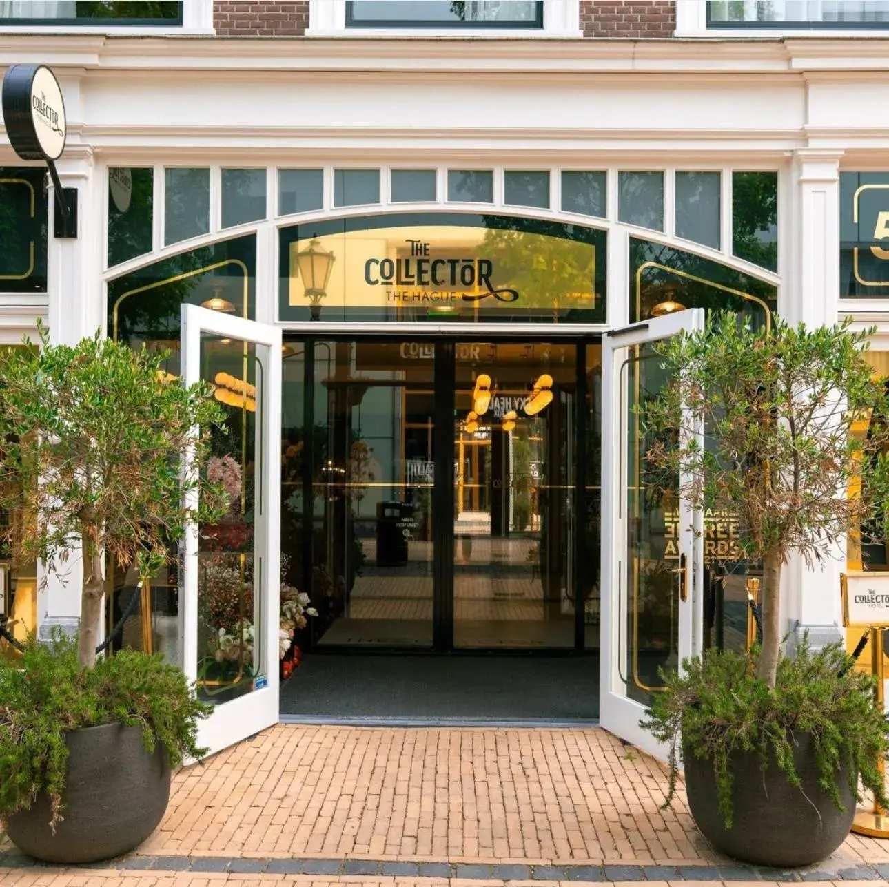 Facade/entrance in The Collector Facade/entrance in The Collector