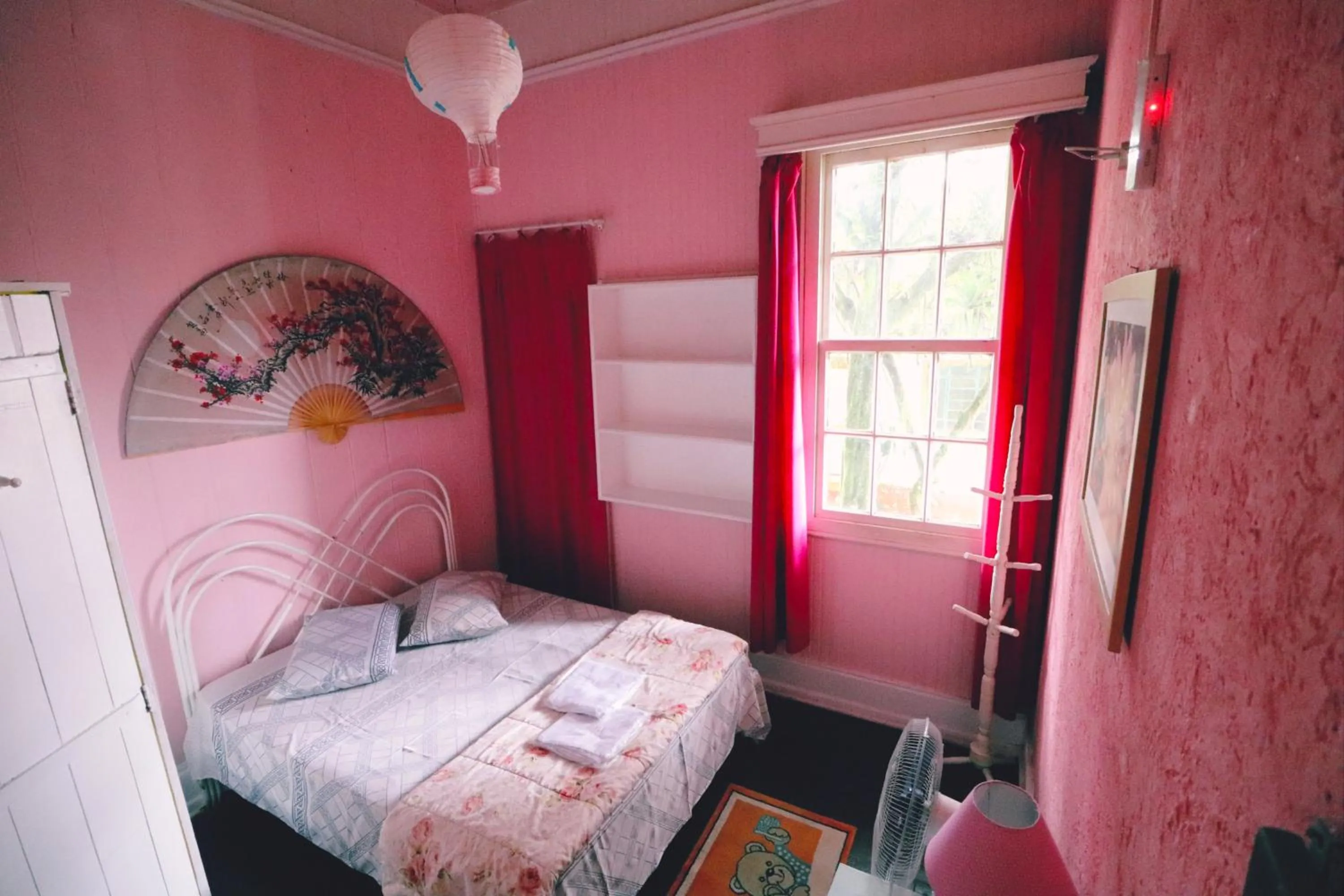 Photo of the whole room, Bed in Pousada Shamballah Paranapiacaba