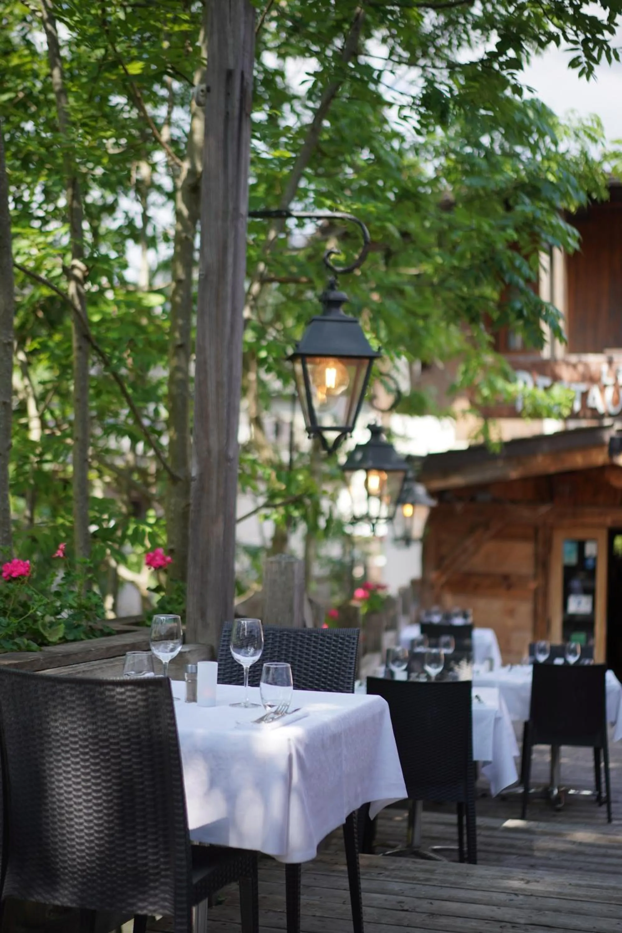 Restaurant/places to eat in Au Vieux Moulin