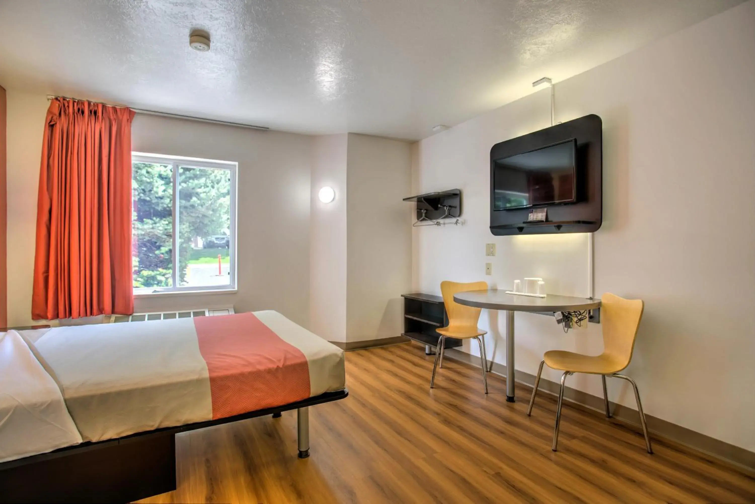 Bedroom in Motel 6-Bozeman, MT
