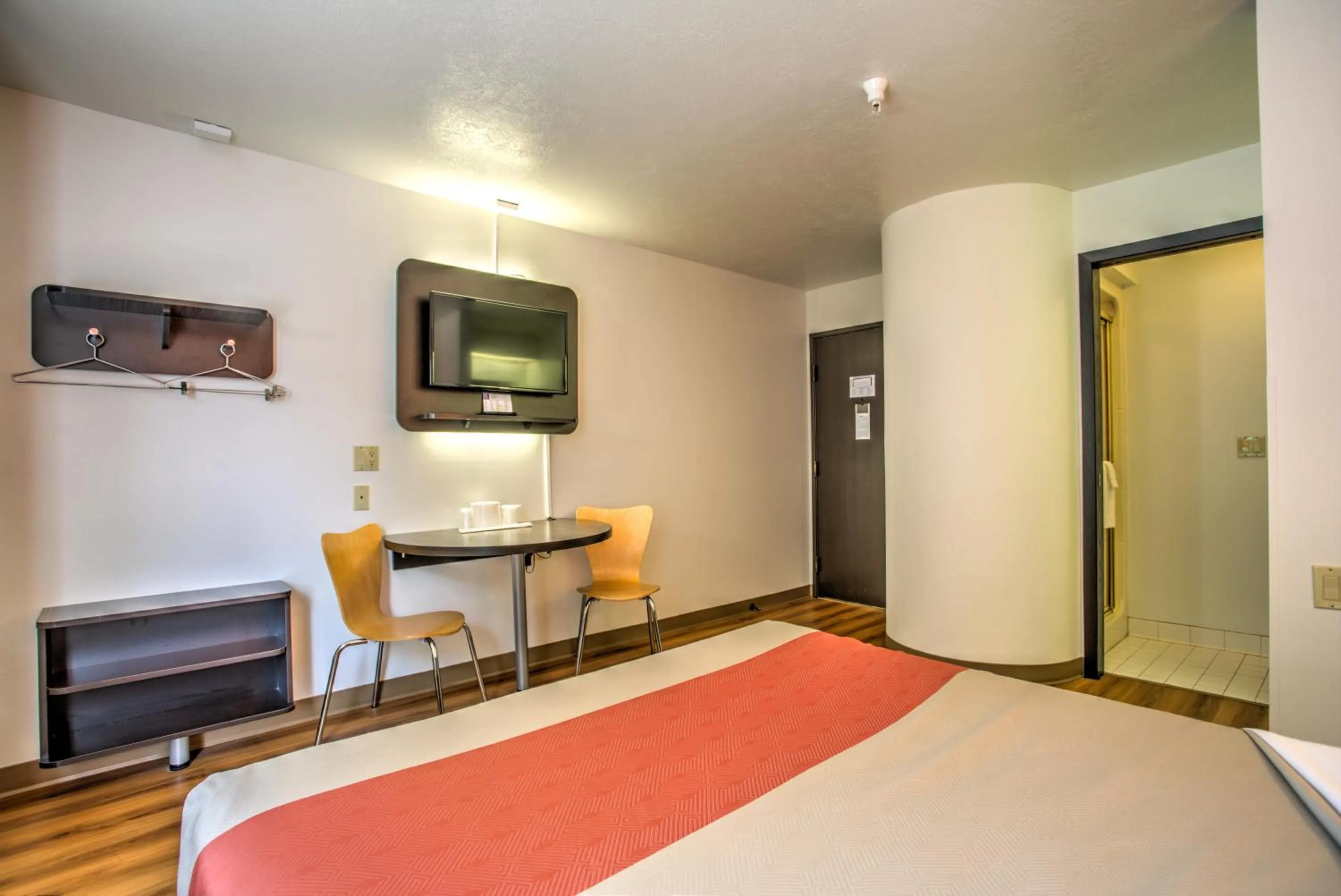 Bedroom, Bed in Motel 6-Bozeman, MT