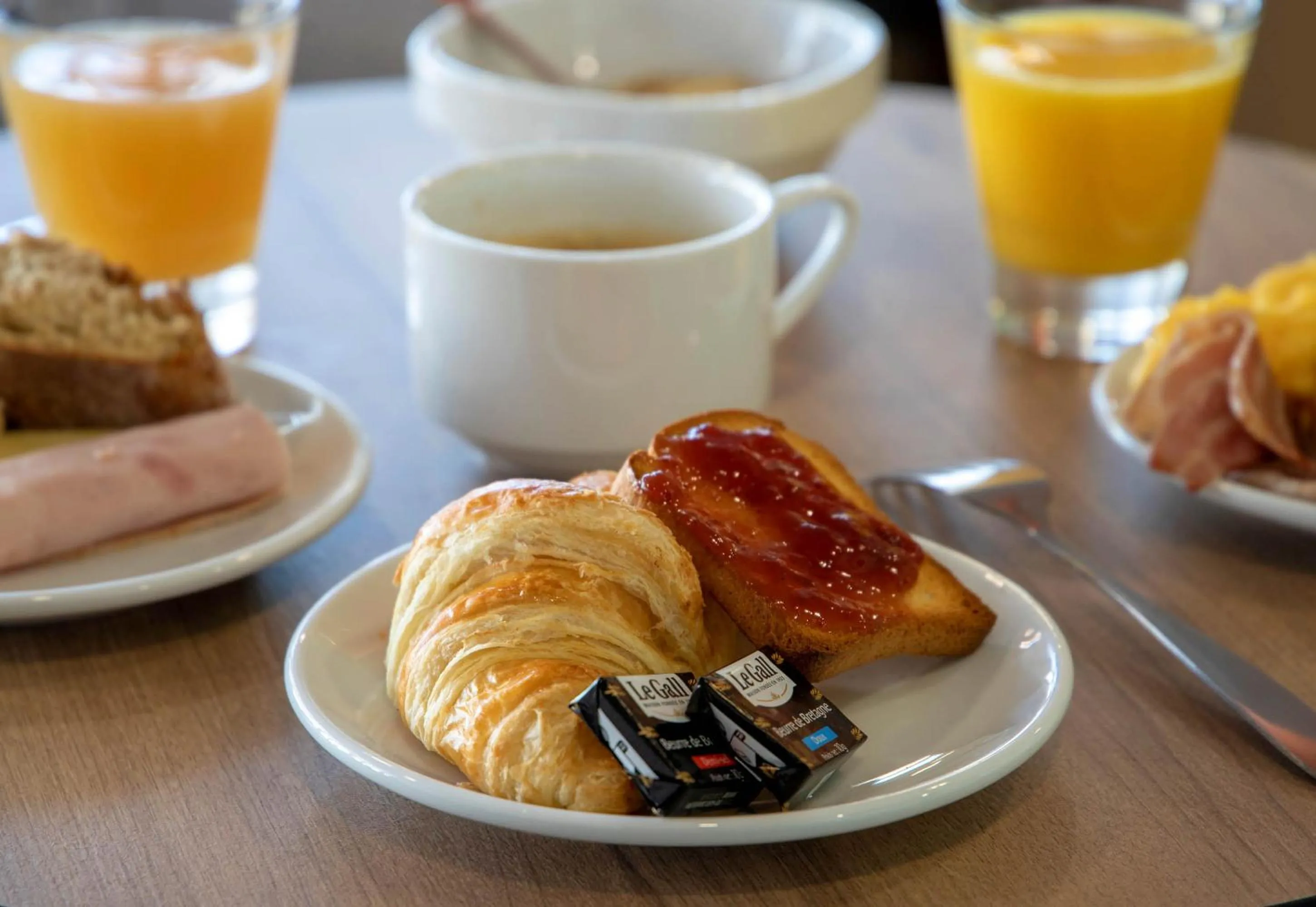 Breakfast in B&B HOTEL Montluçon Centre
