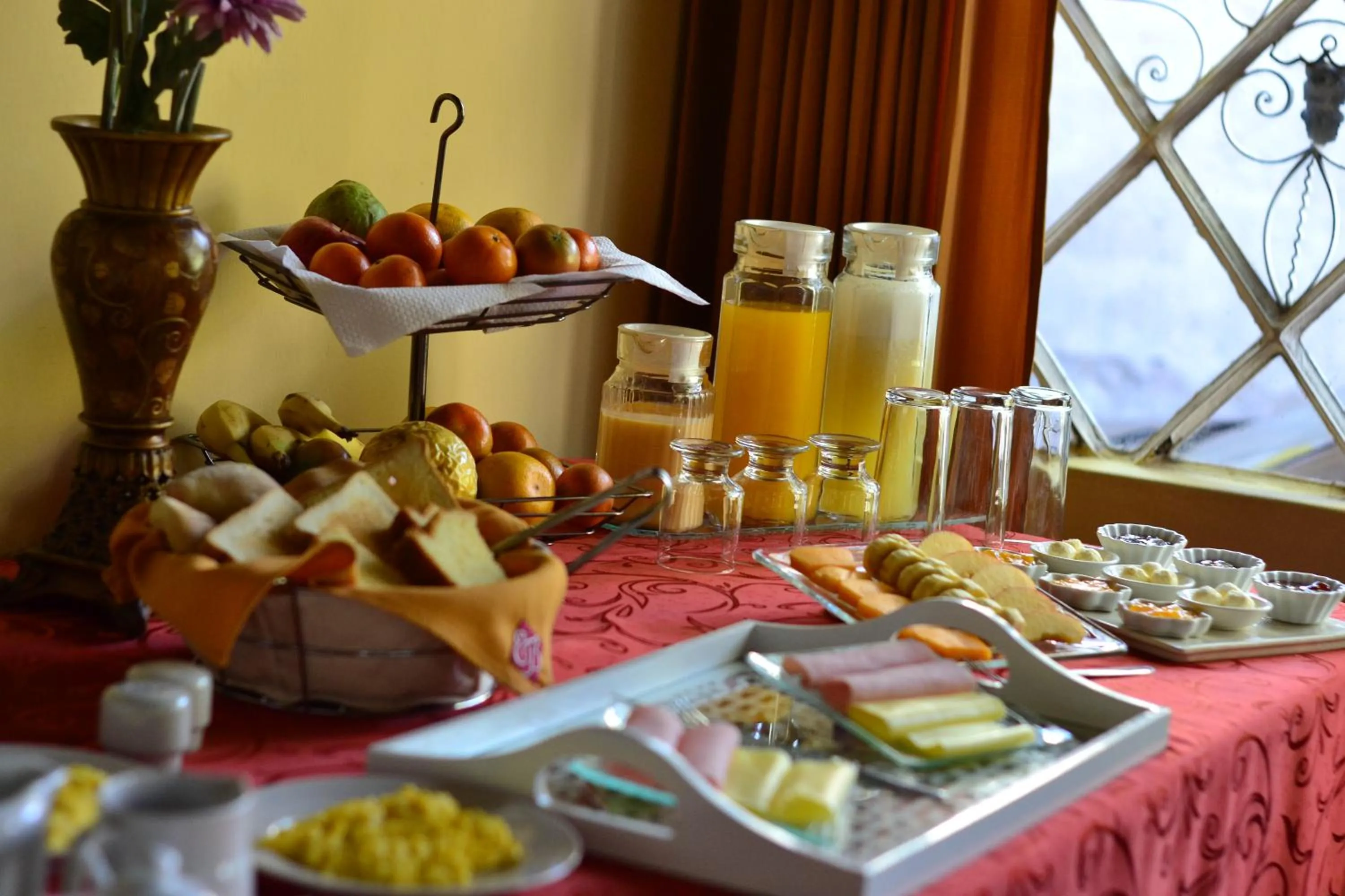 Buffet breakfast in El Balcon Hostal Turistico