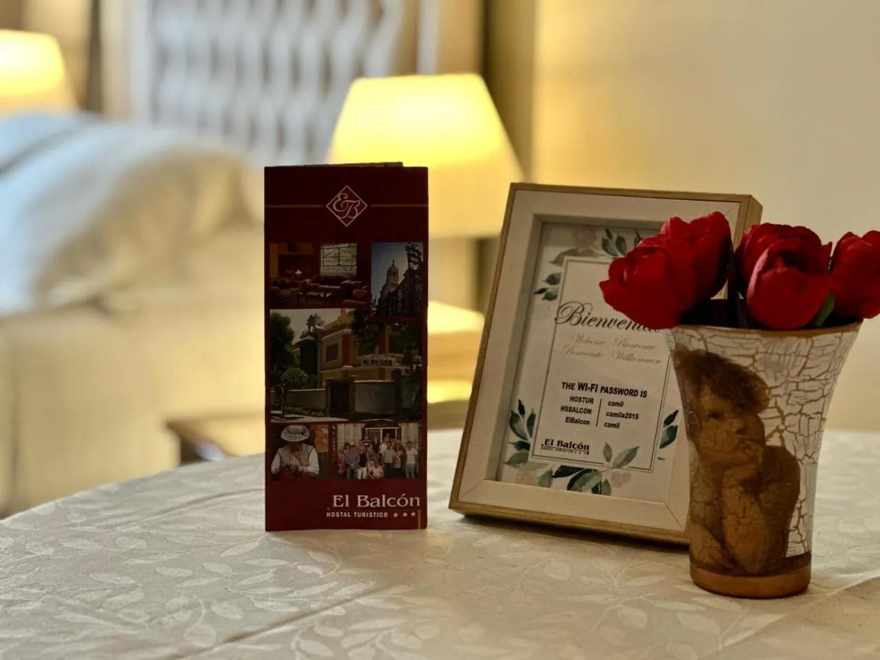 Decorative detail, Bed in El Balcon Hostal Turistico
