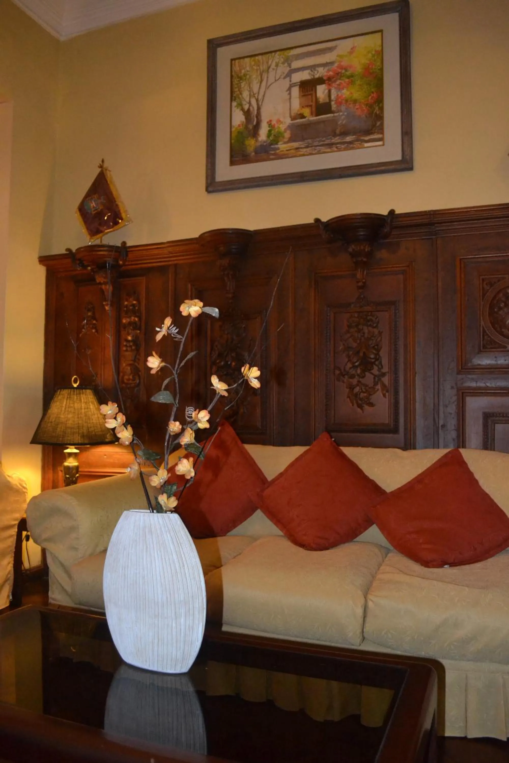 Communal lounge/ TV room in El Balcon Hostal Turistico