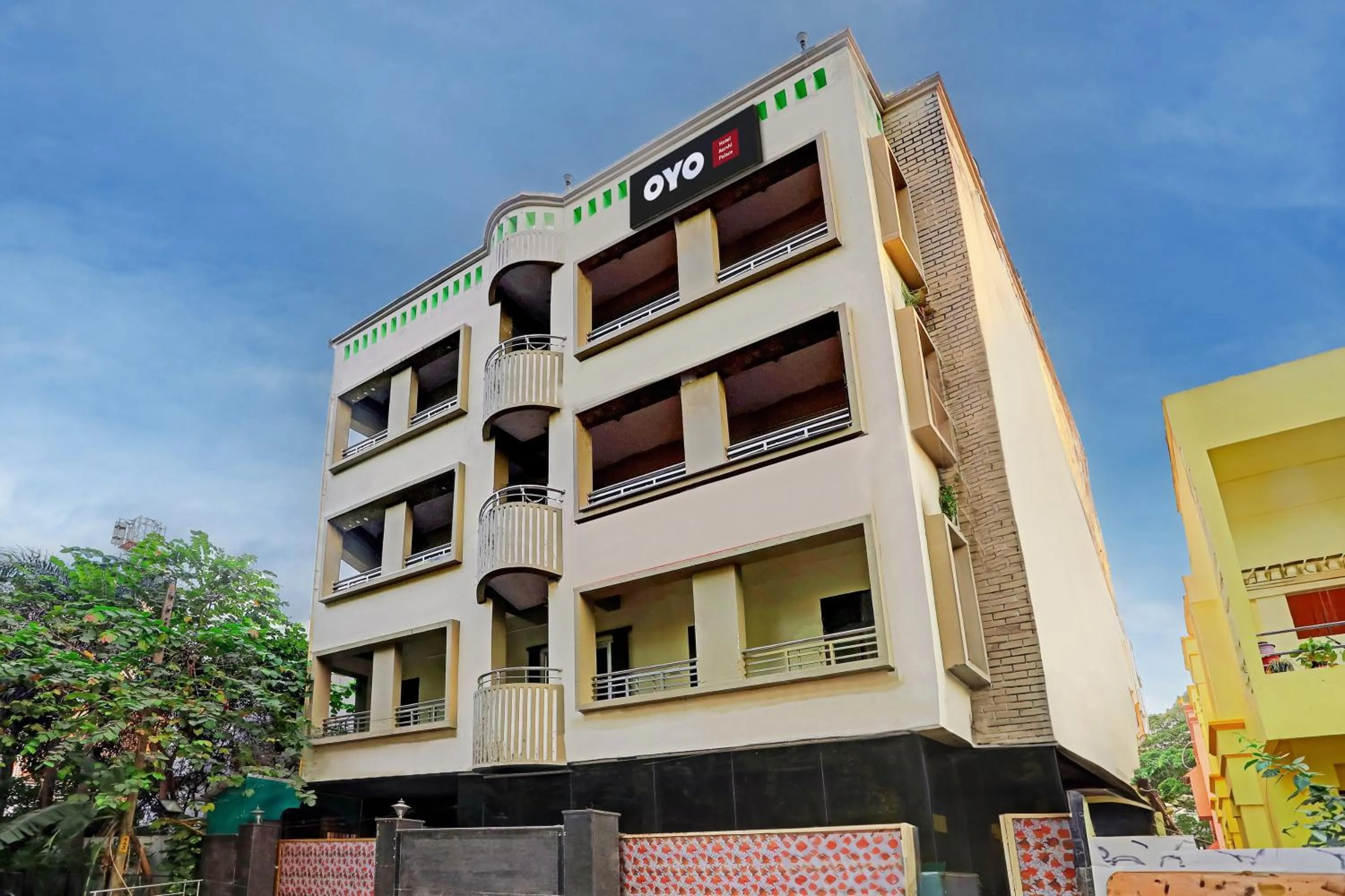 Facade/entrance in Hotel O Aarshi Palace