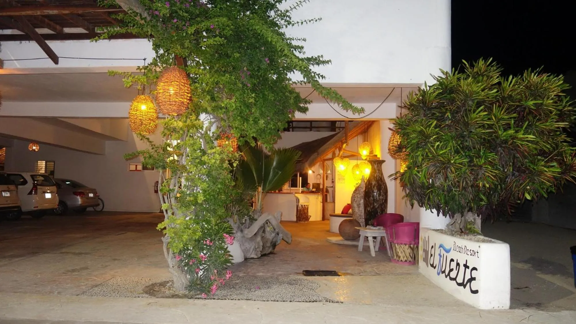 Lobby or reception in El Fuerte Beach Apartments