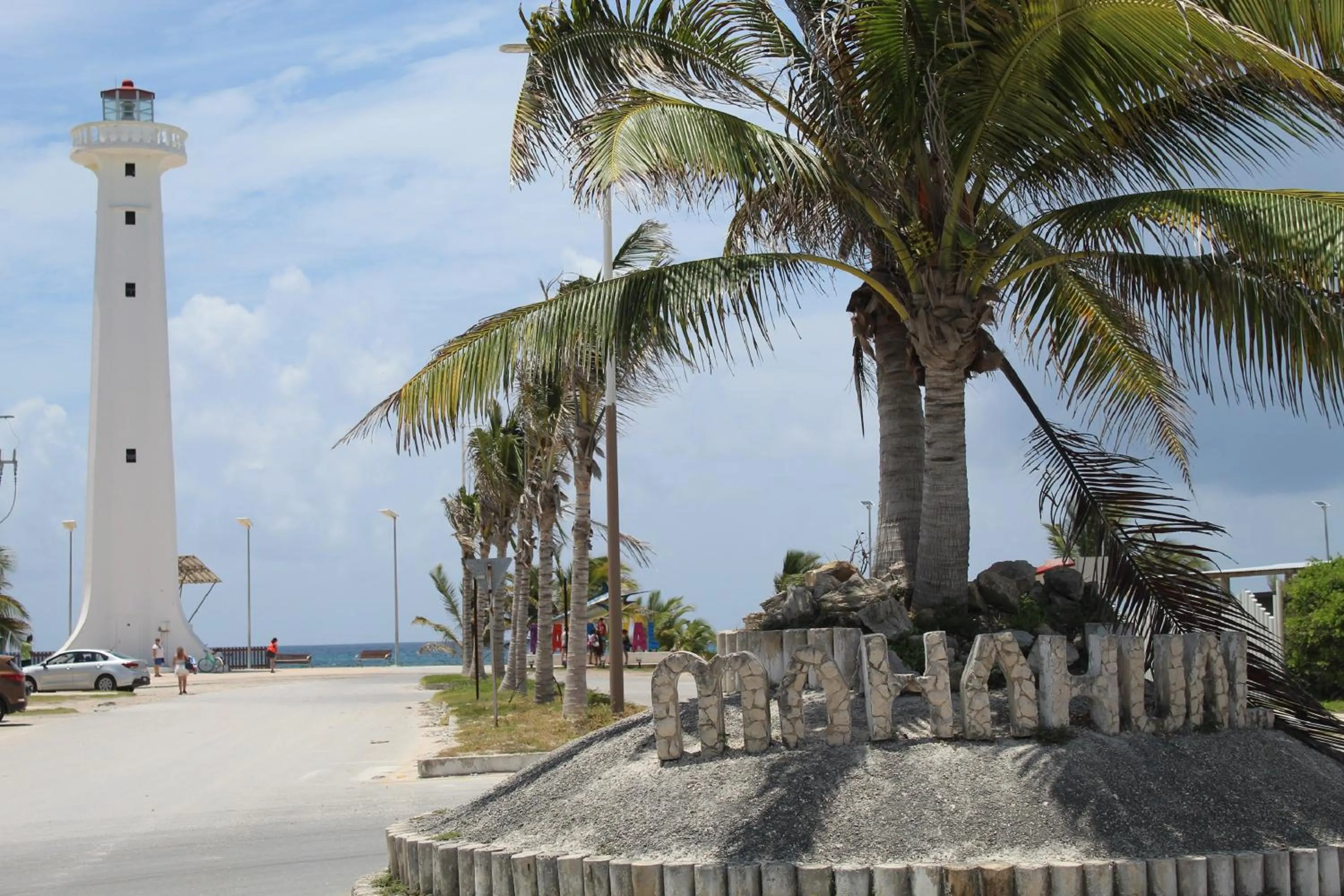 Text overlay in El Fuerte Beach Apartments